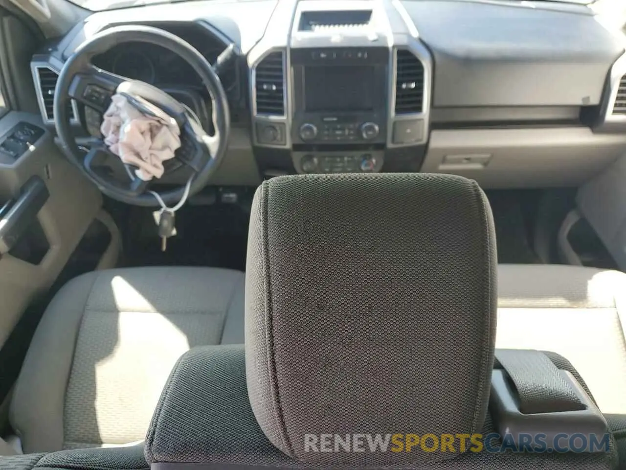 8 Photograph of a damaged car 1FTEW1E55KFB47039 FORD F-150 2019