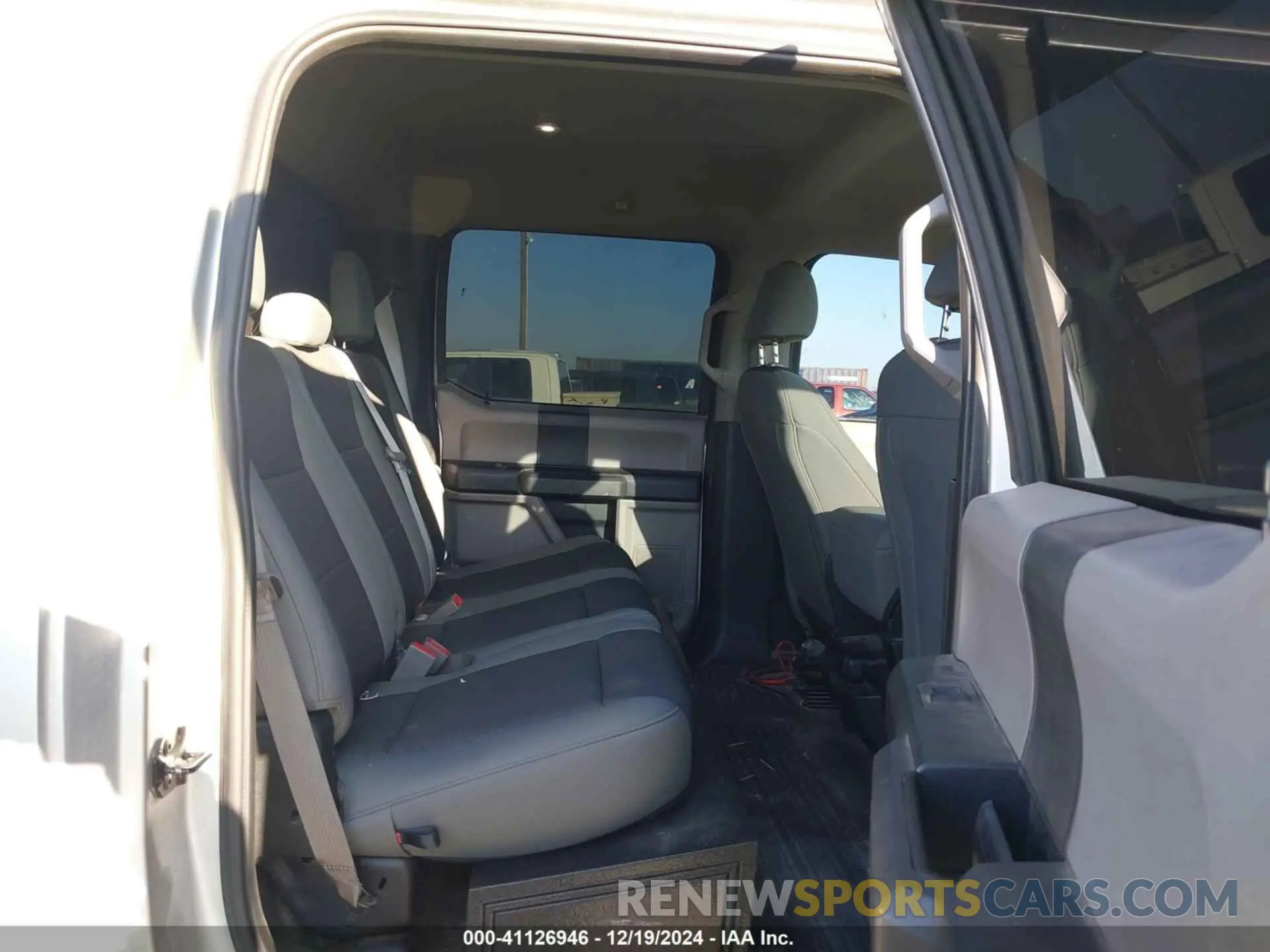 8 Photograph of a damaged car 1FTEW1E55KFD27671 FORD F-150 2019