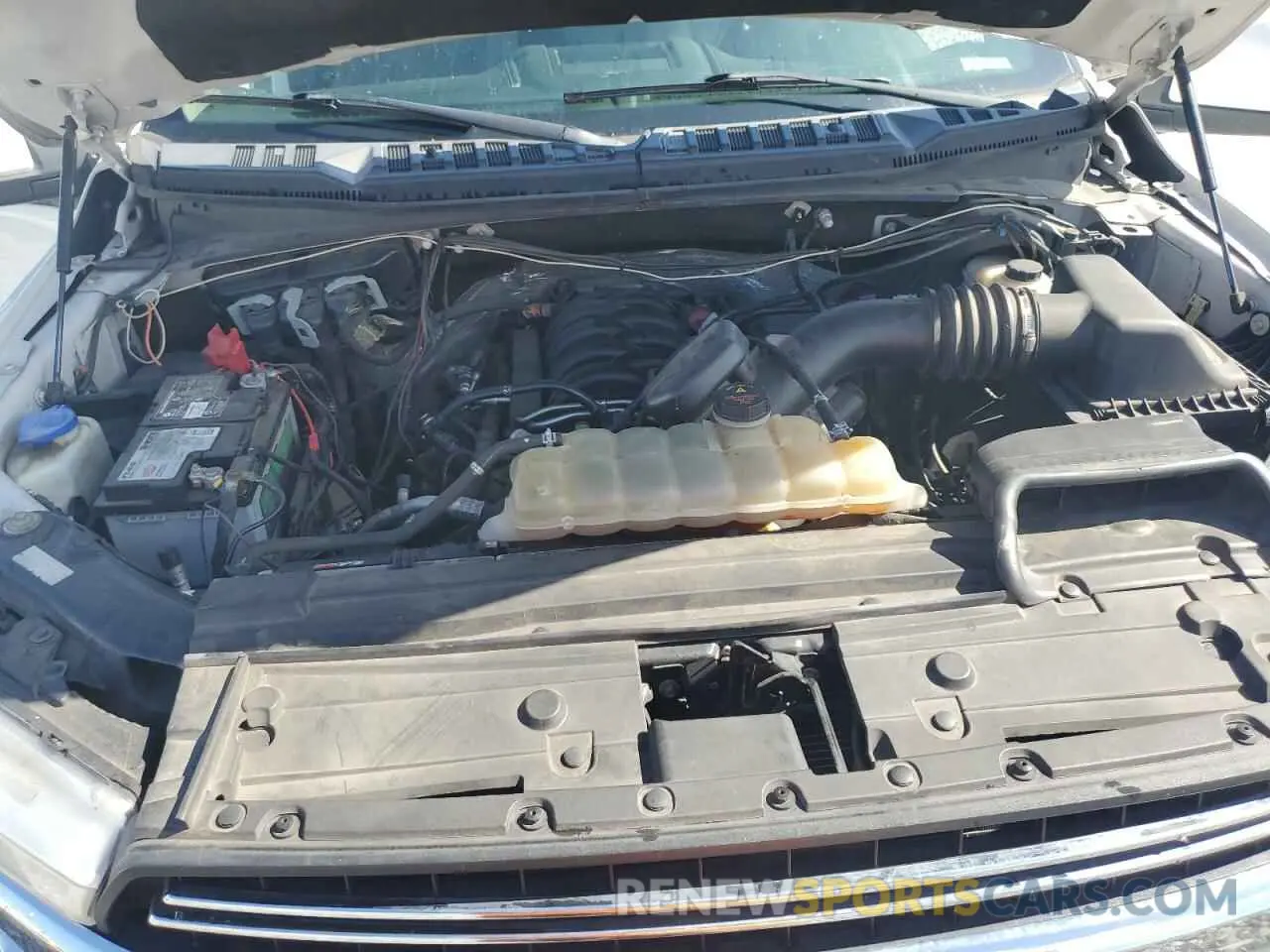 11 Photograph of a damaged car 1FTEW1E56KFA28285 FORD F-150 2019
