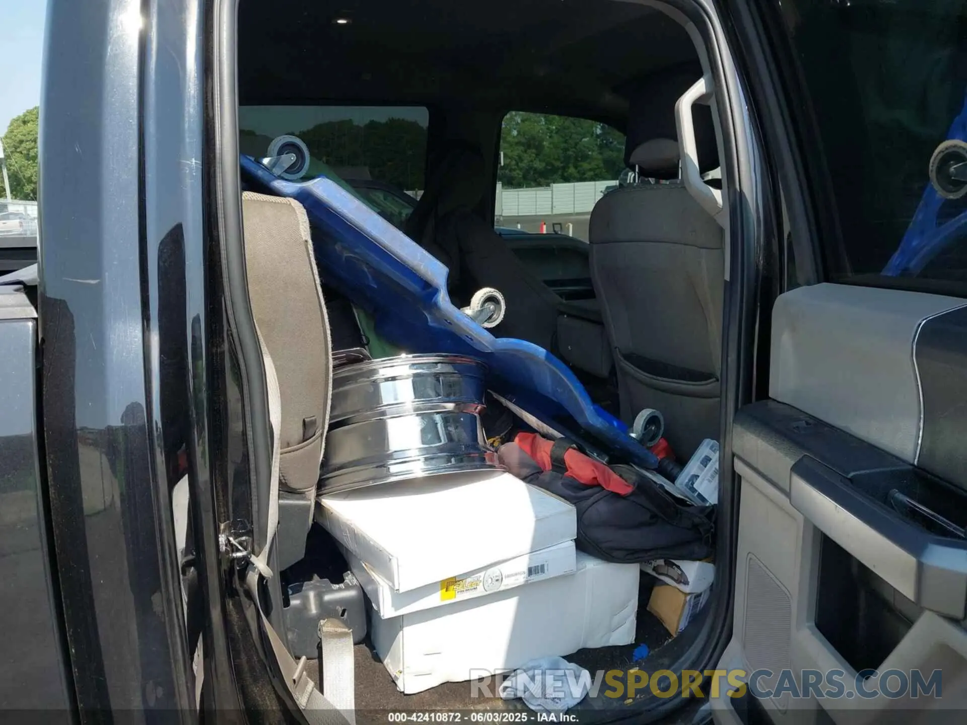 8 Photograph of a damaged car 1FTEW1E56KFA63764 FORD F-150 2019