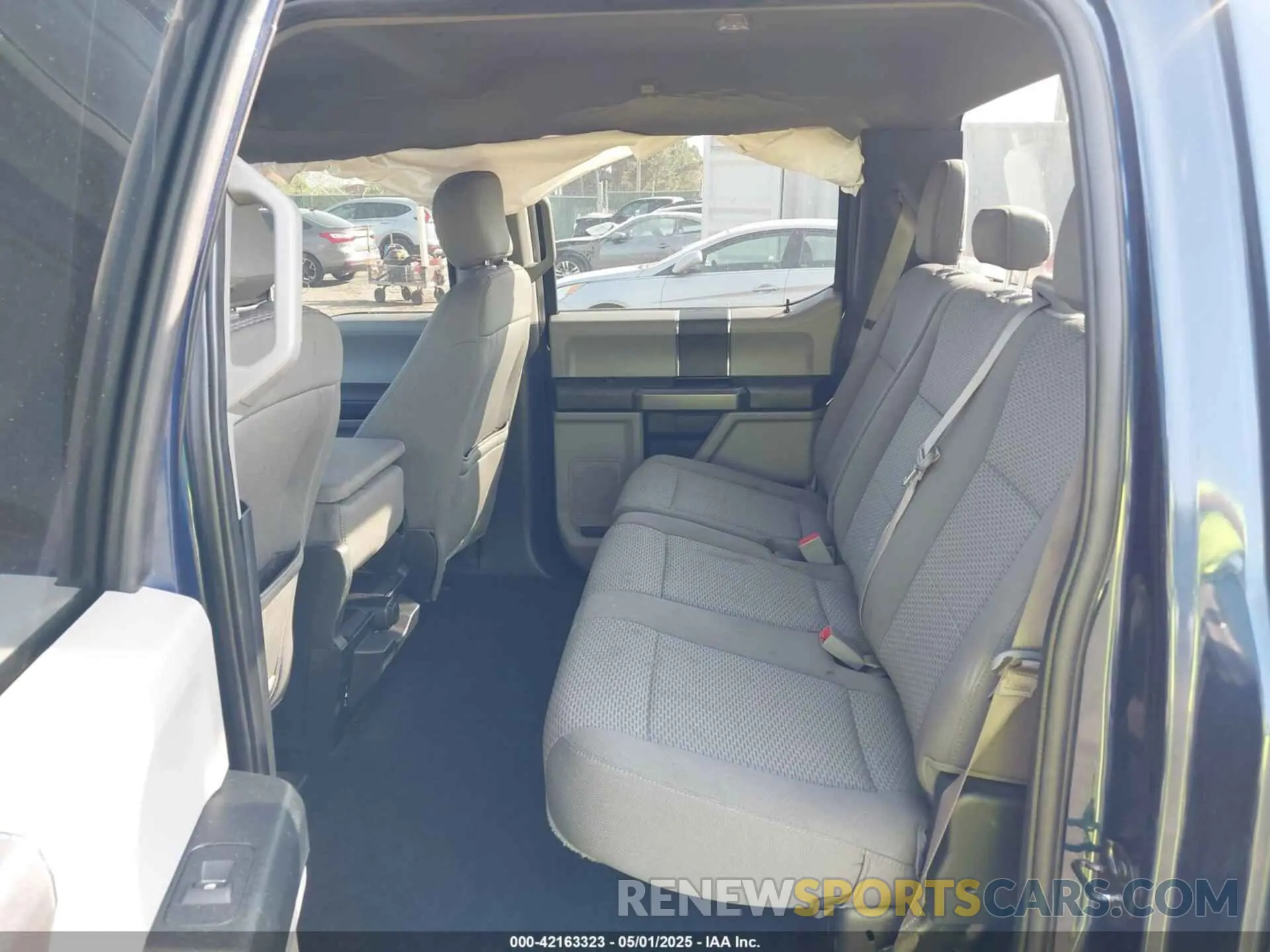 8 Photograph of a damaged car 1FTEW1E56KKE74377 FORD F-150 2019