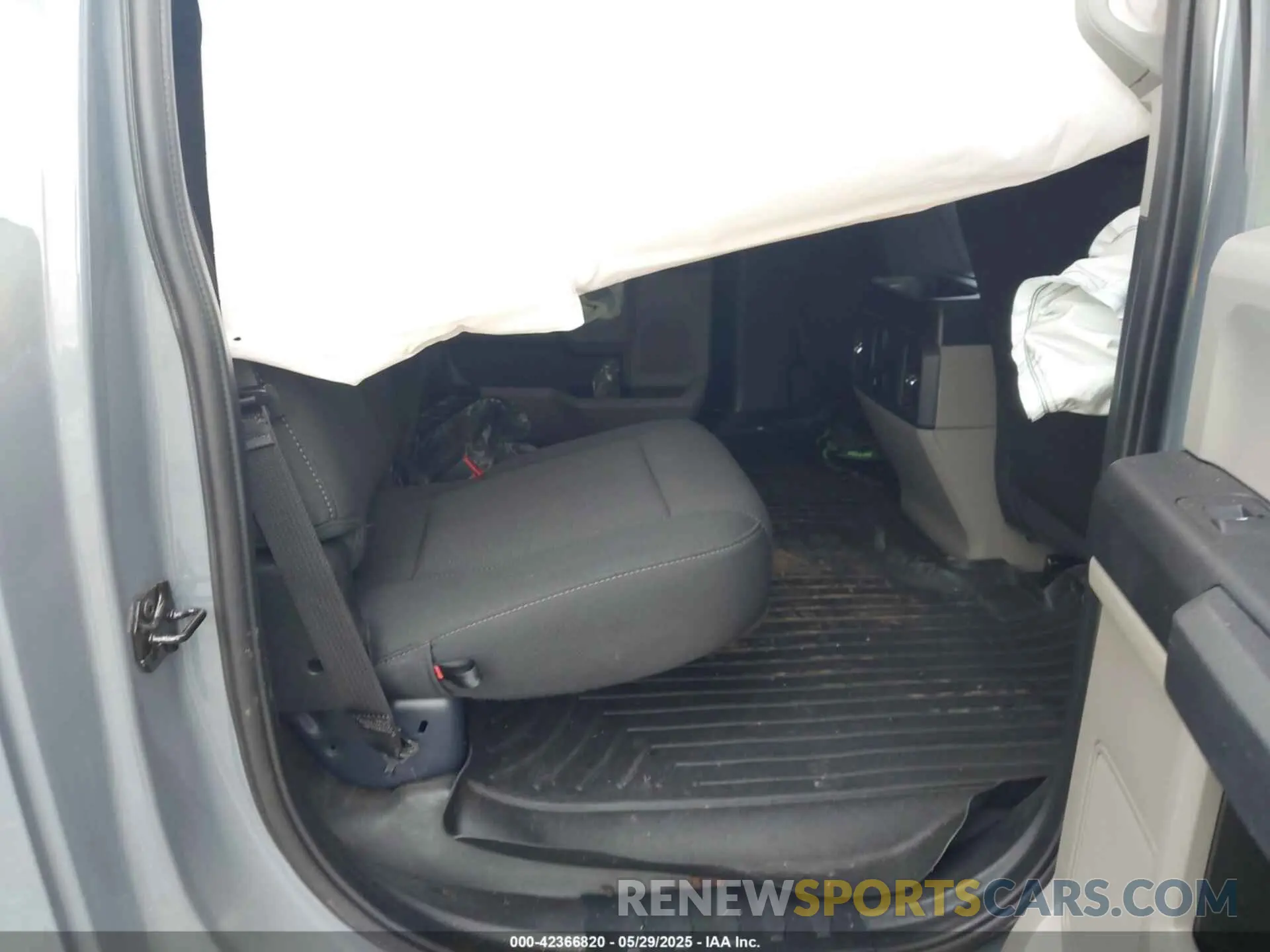 8 Photograph of a damaged car 1FTEW1E57KFB26788 FORD F-150 2019