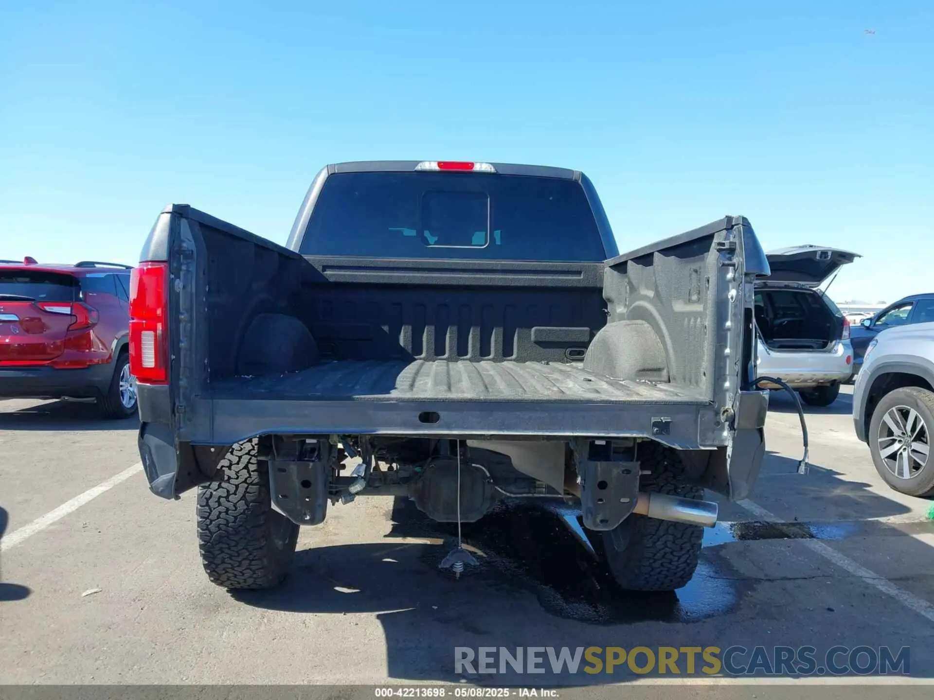 17 Photograph of a damaged car 1FTEW1E57KKC12044 FORD F-150 2019