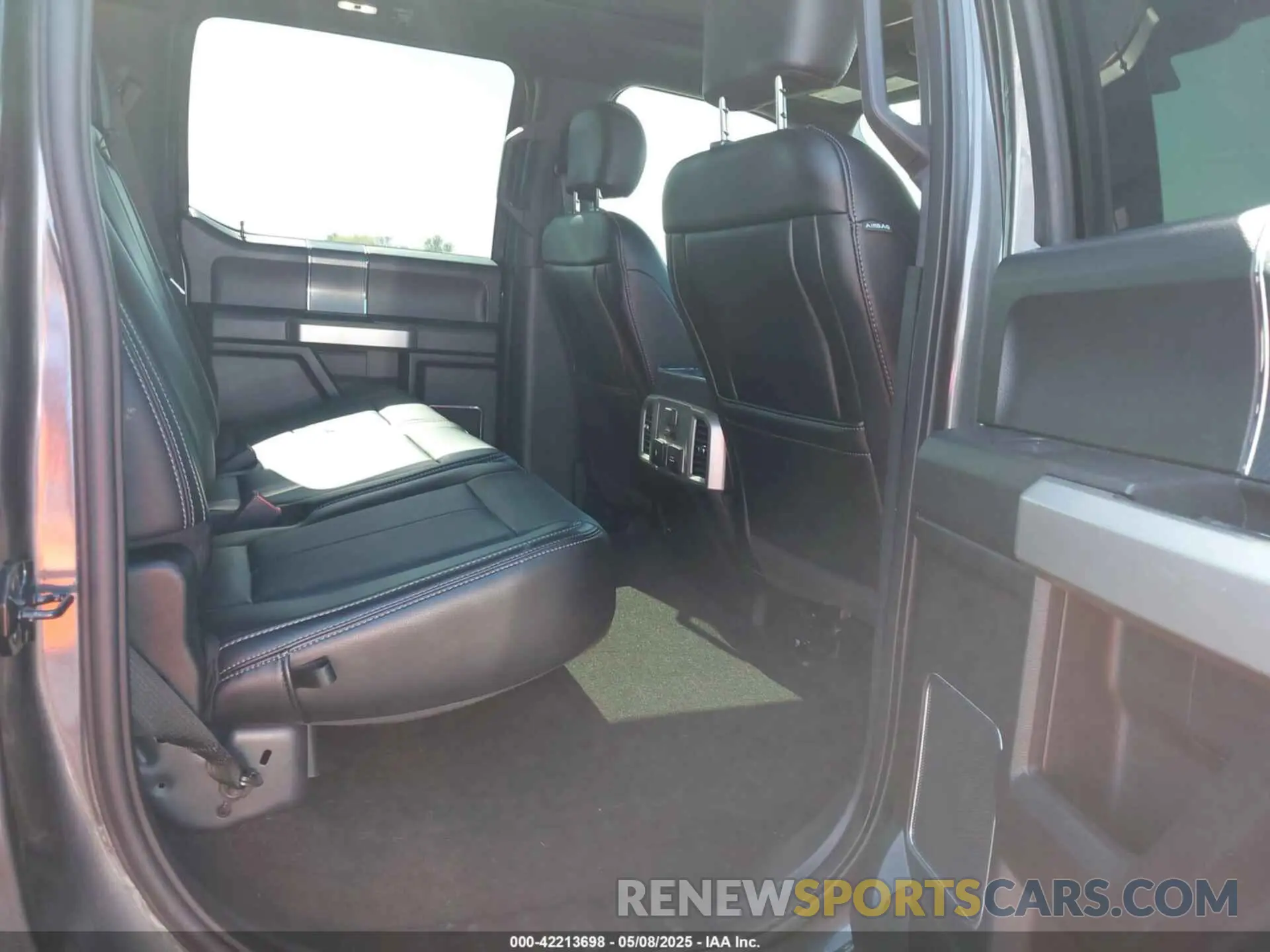 8 Photograph of a damaged car 1FTEW1E57KKC12044 FORD F-150 2019