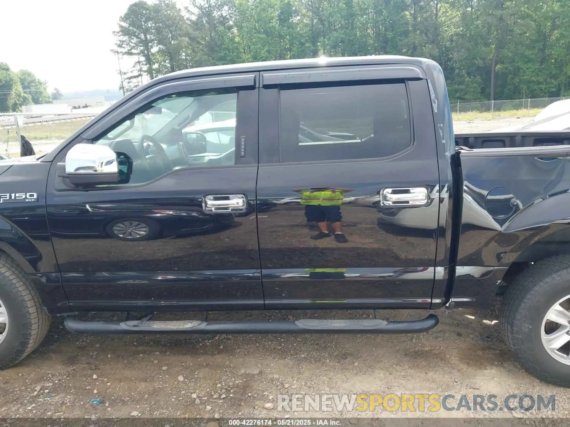 14 Photograph of a damaged car 1FTEW1E57KKC40393 FORD F-150 2019