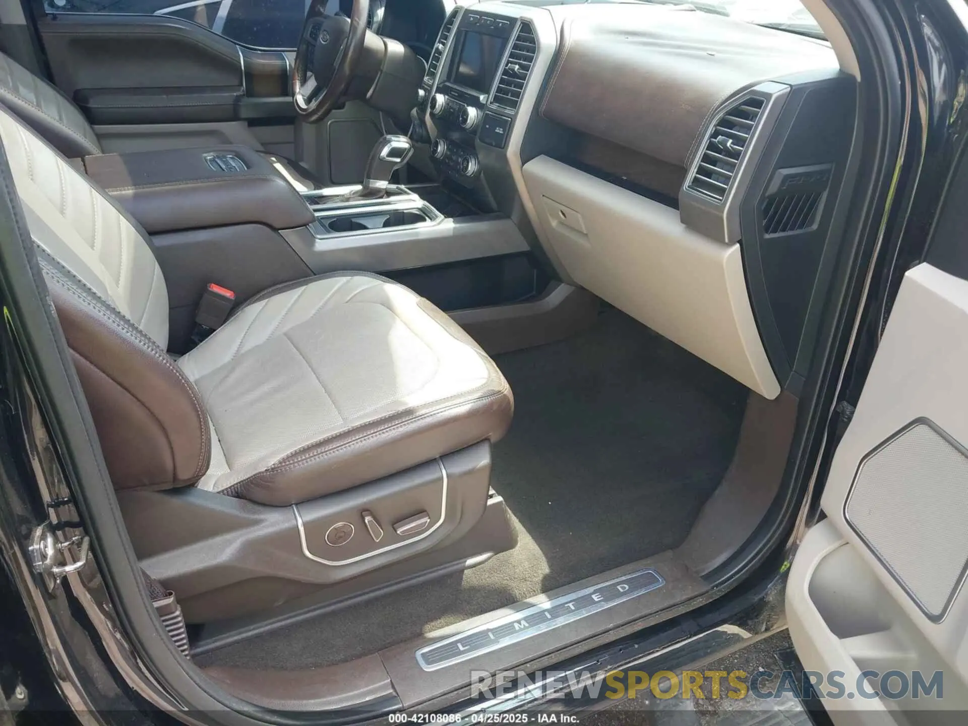 5 Photograph of a damaged car 1FTEW1EG4KFB92975 FORD F-150 2019