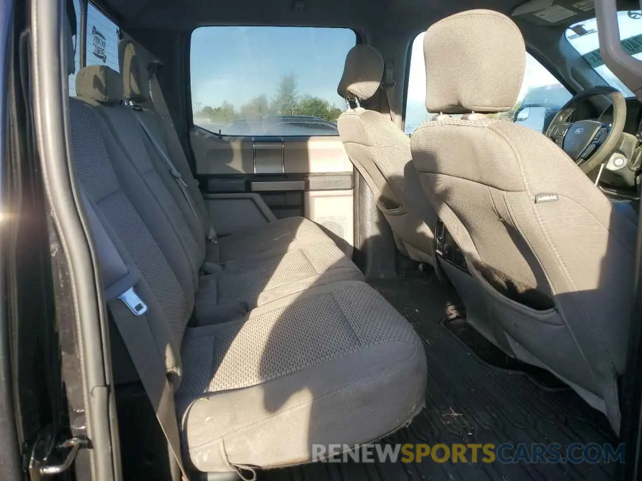 11 Photograph of a damaged car 1FTEW1EP0KFB26634 FORD F-150 2019
