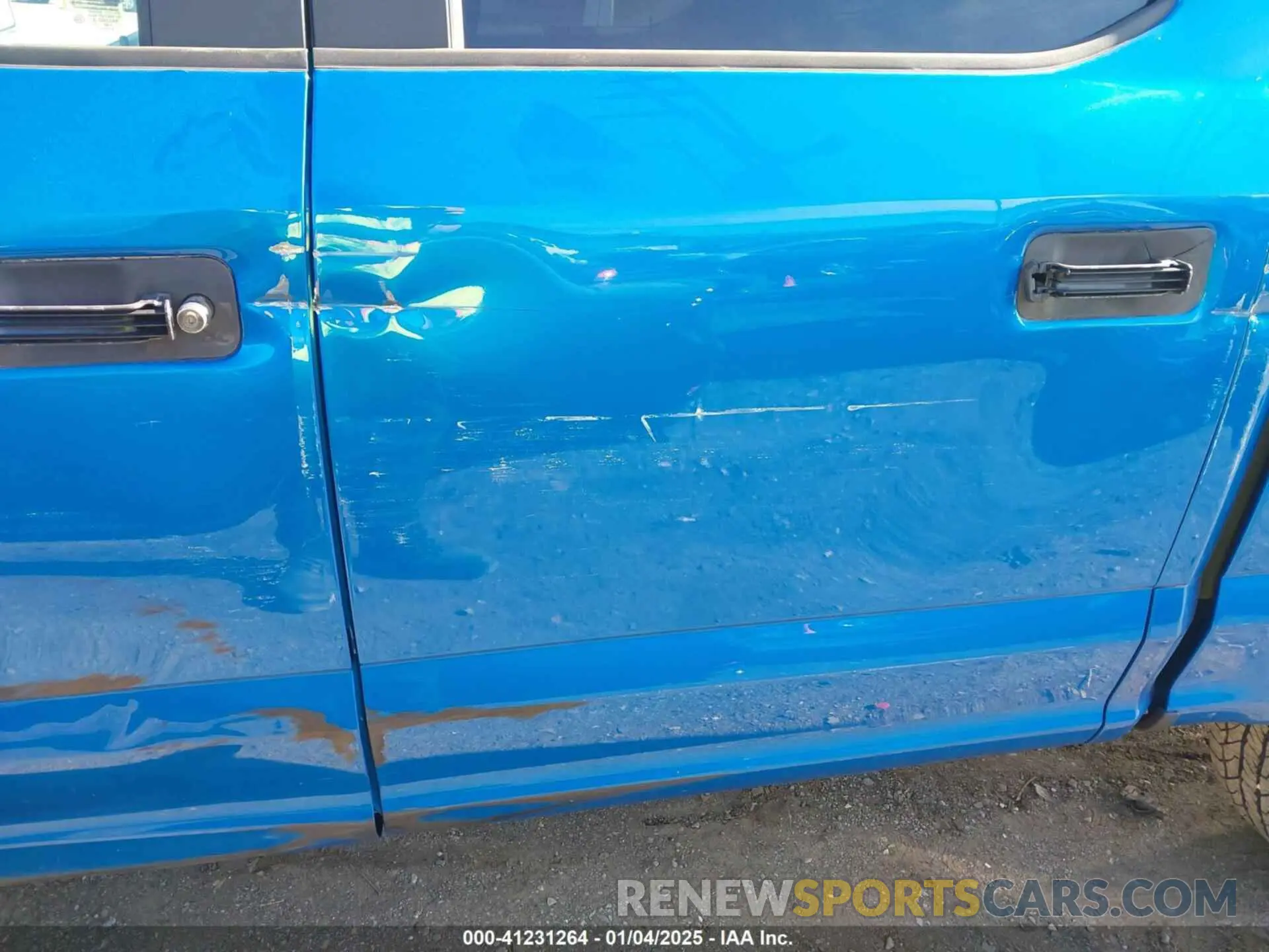 17 Photograph of a damaged car 1FTEW1EP1KKC27611 FORD F-150 2019