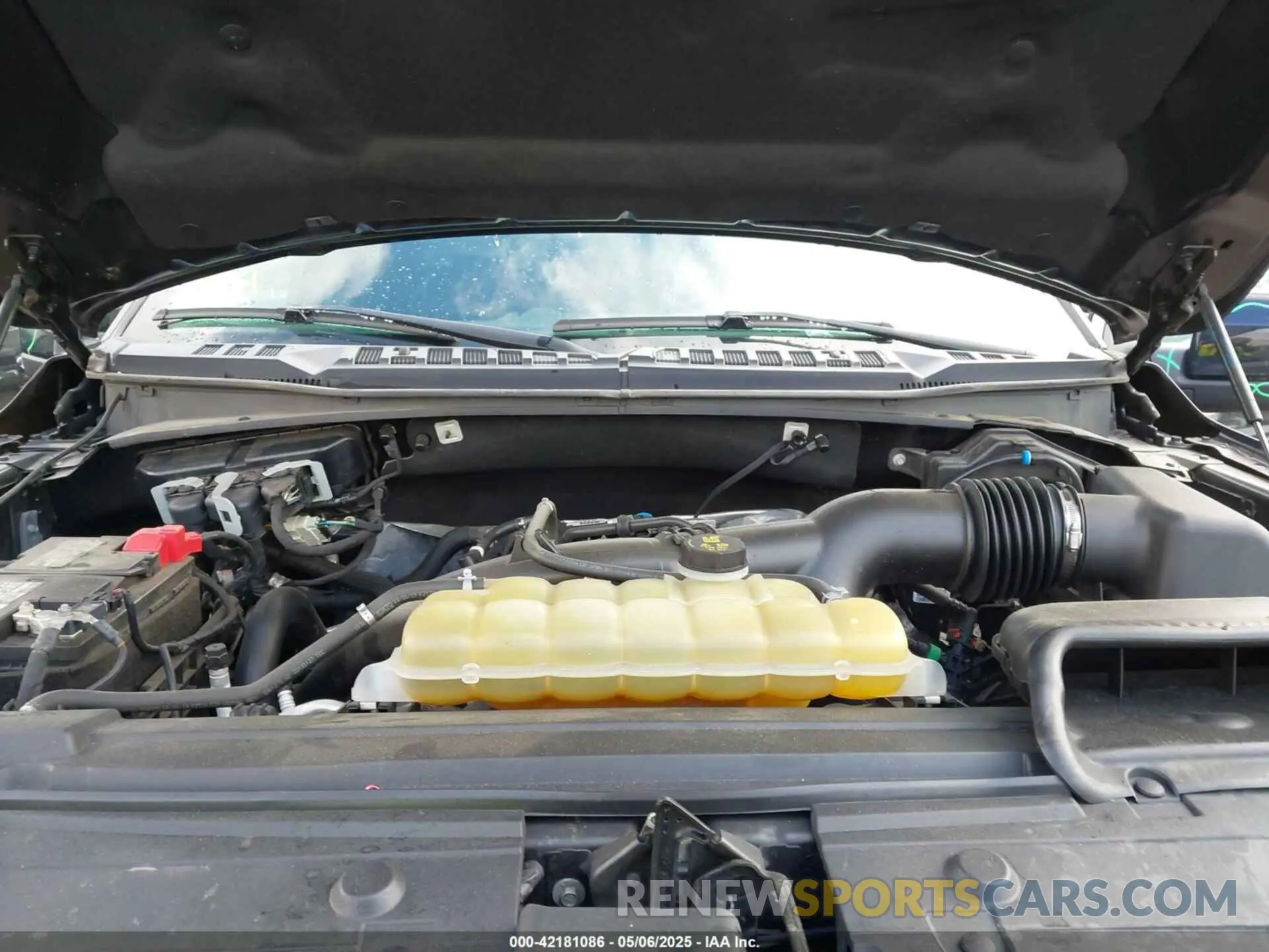 10 Photograph of a damaged car 1FTEW1EP1KKF23440 FORD F-150 2019