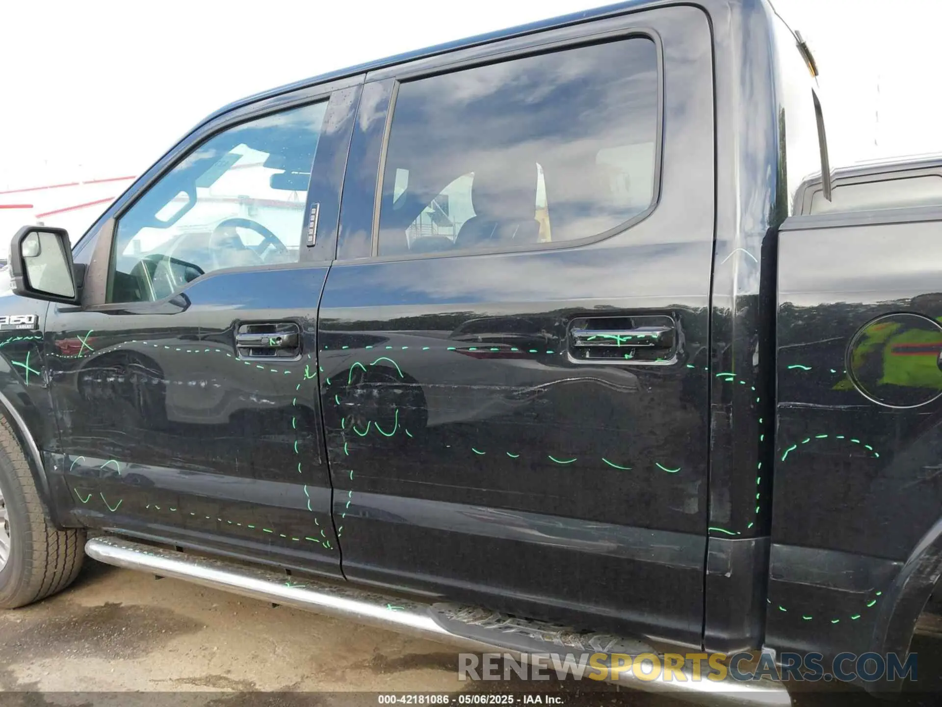 14 Photograph of a damaged car 1FTEW1EP1KKF23440 FORD F-150 2019