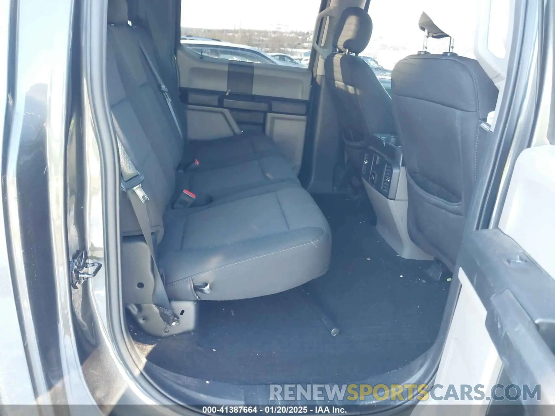 8 Photograph of a damaged car 1FTEW1EP2KFD07475 FORD F-150 2019