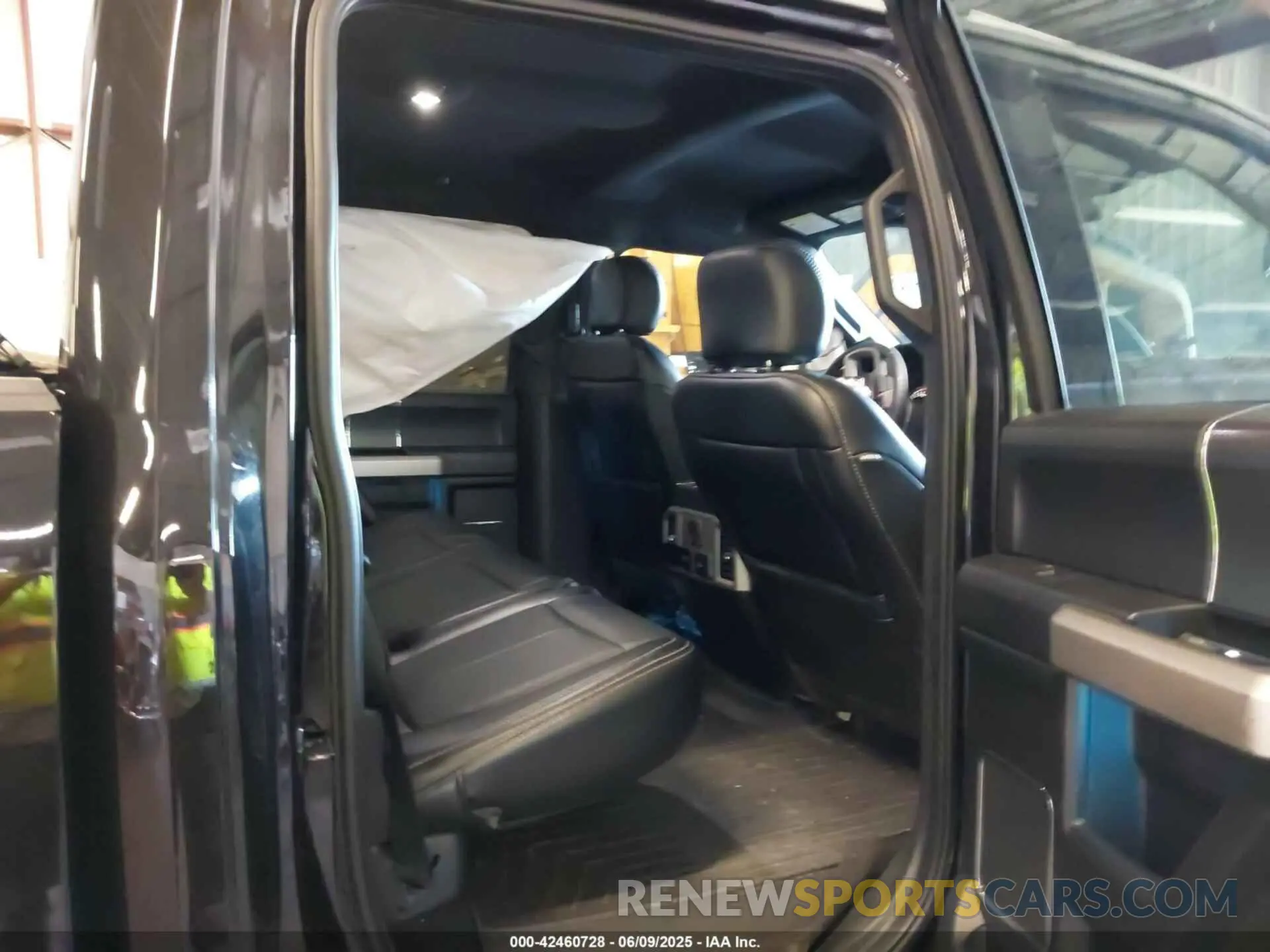 8 Photograph of a damaged car 1FTEW1EP2KKD20931 FORD F-150 2019