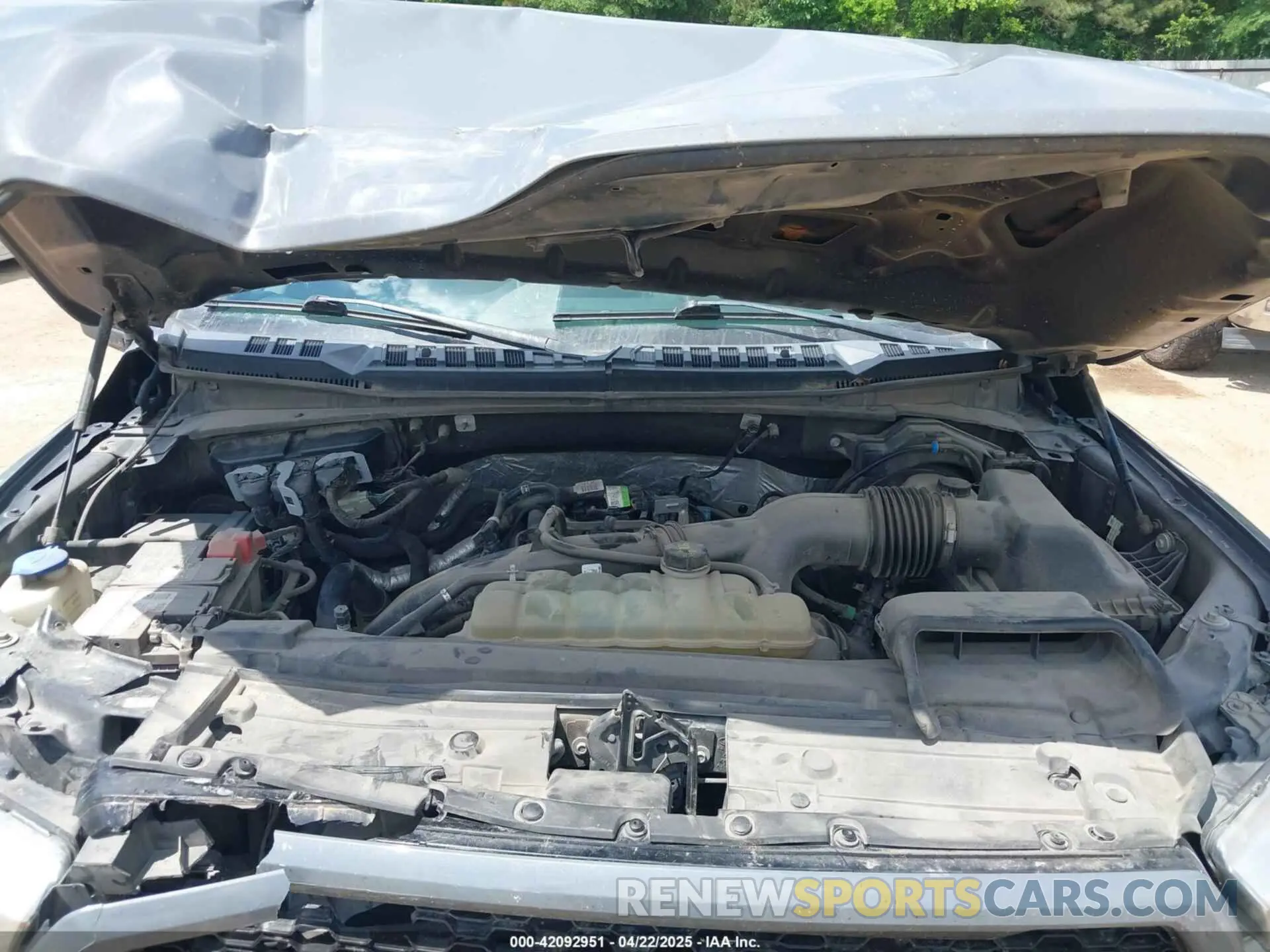 10 Photograph of a damaged car 1FTEW1EP2KKE63250 FORD F-150 2019
