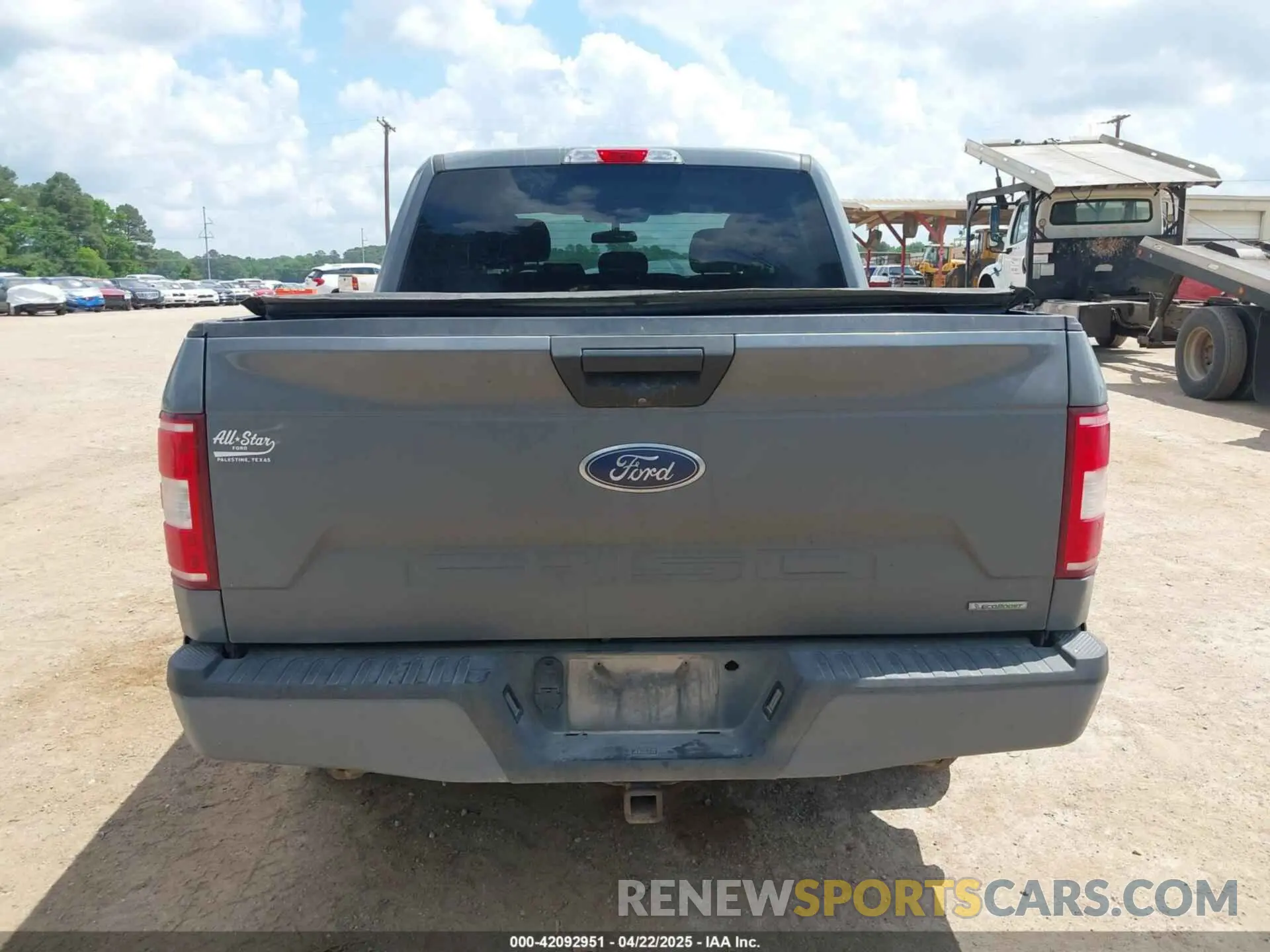 16 Photograph of a damaged car 1FTEW1EP2KKE63250 FORD F-150 2019