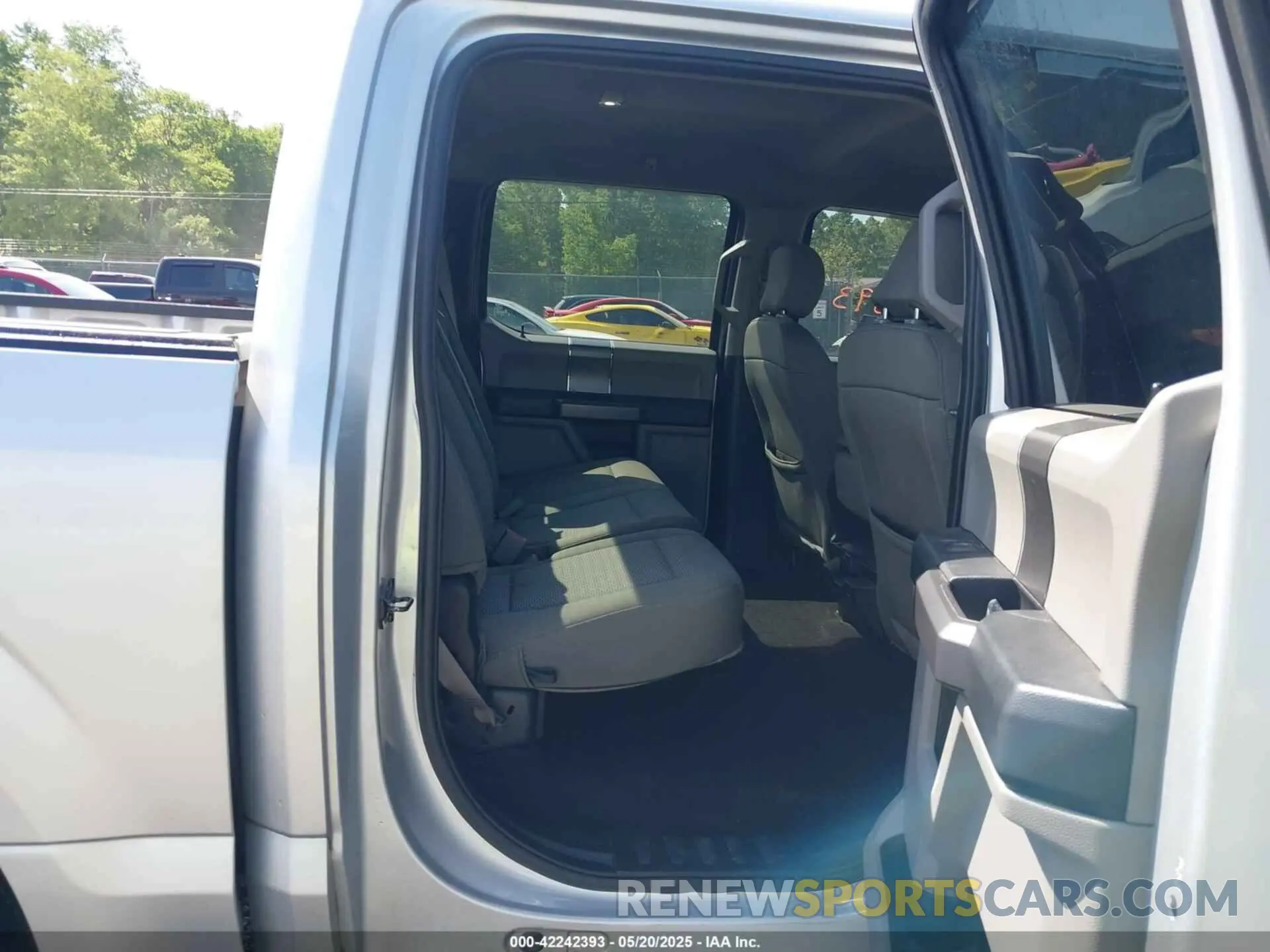 8 Photograph of a damaged car 1FTEW1EP3KFB61412 FORD F-150 2019