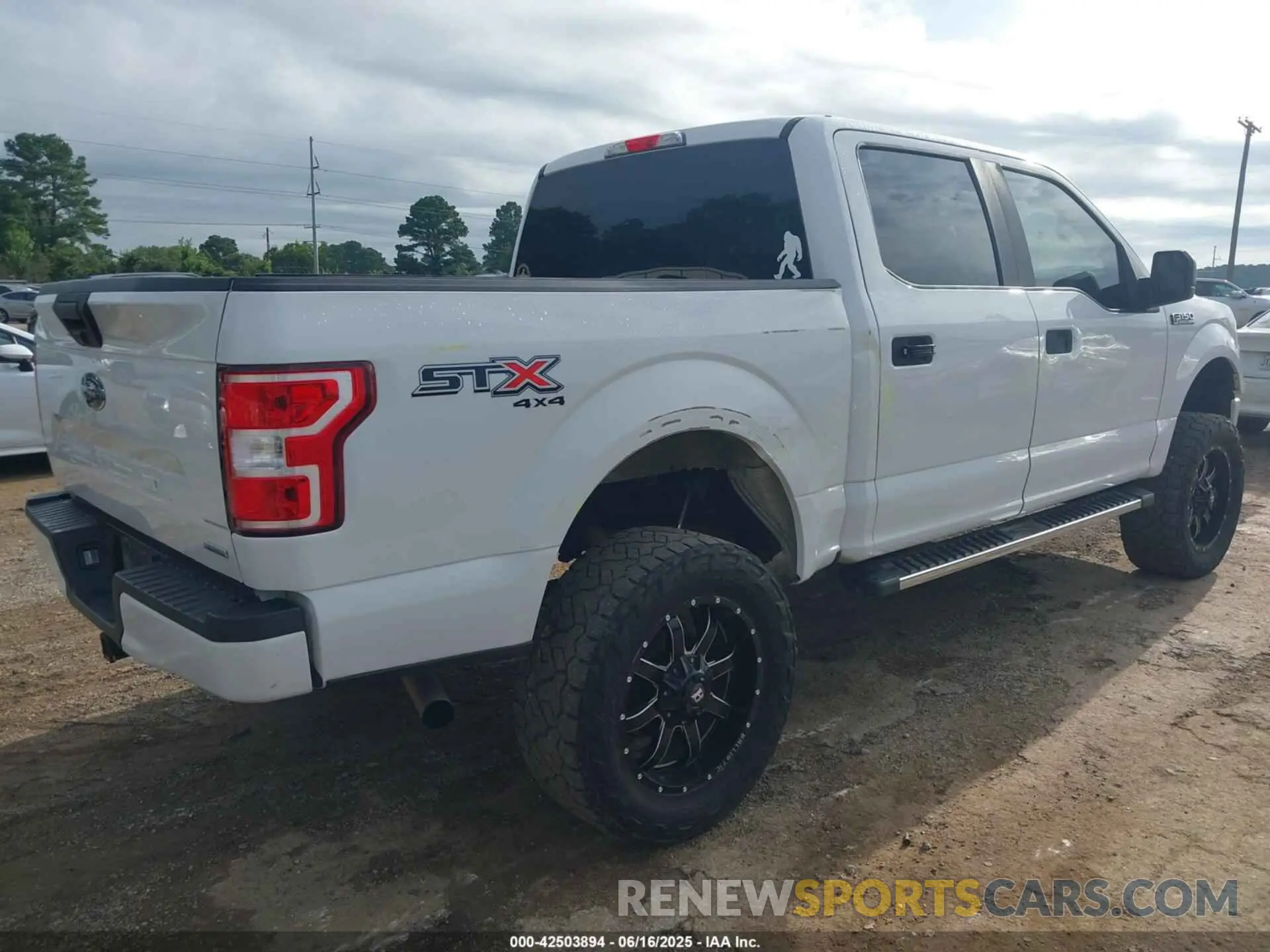 4 Photograph of a damaged car 1FTEW1EP6KKD03324 FORD F-150 2019