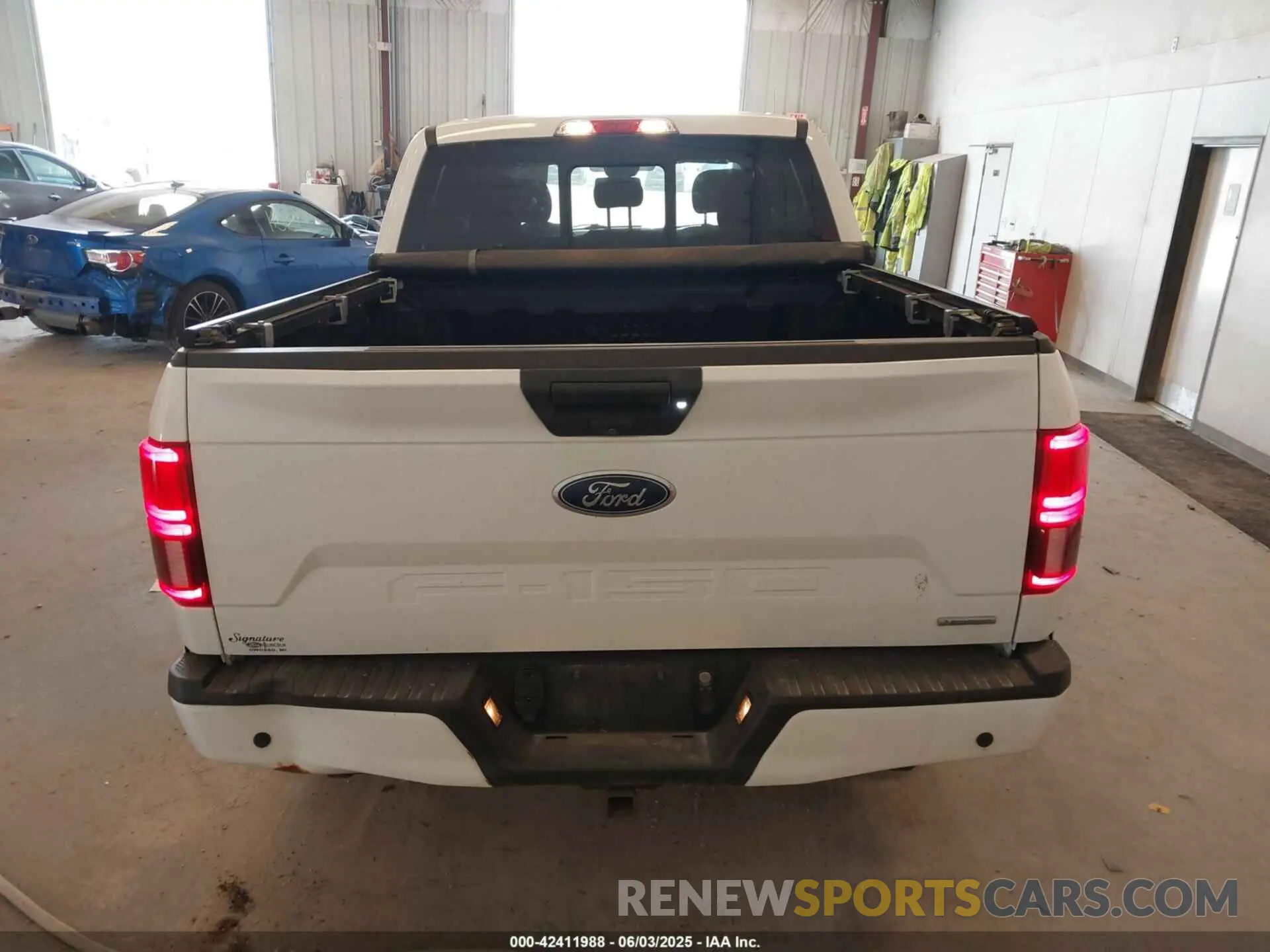 17 Photograph of a damaged car 1FTEW1EP7KFB95451 FORD F-150 2019