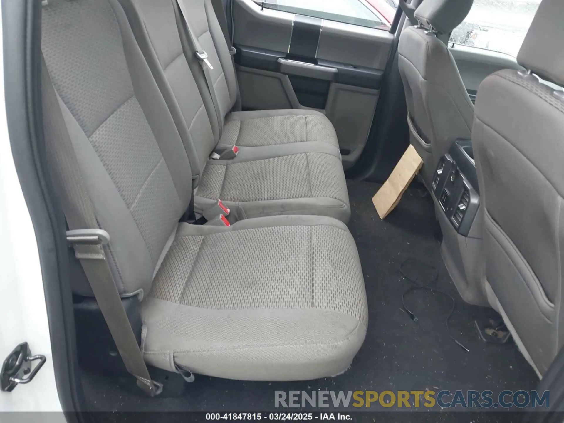 8 Photograph of a damaged car 1FTEW1EP7KKC70866 FORD F-150 2019