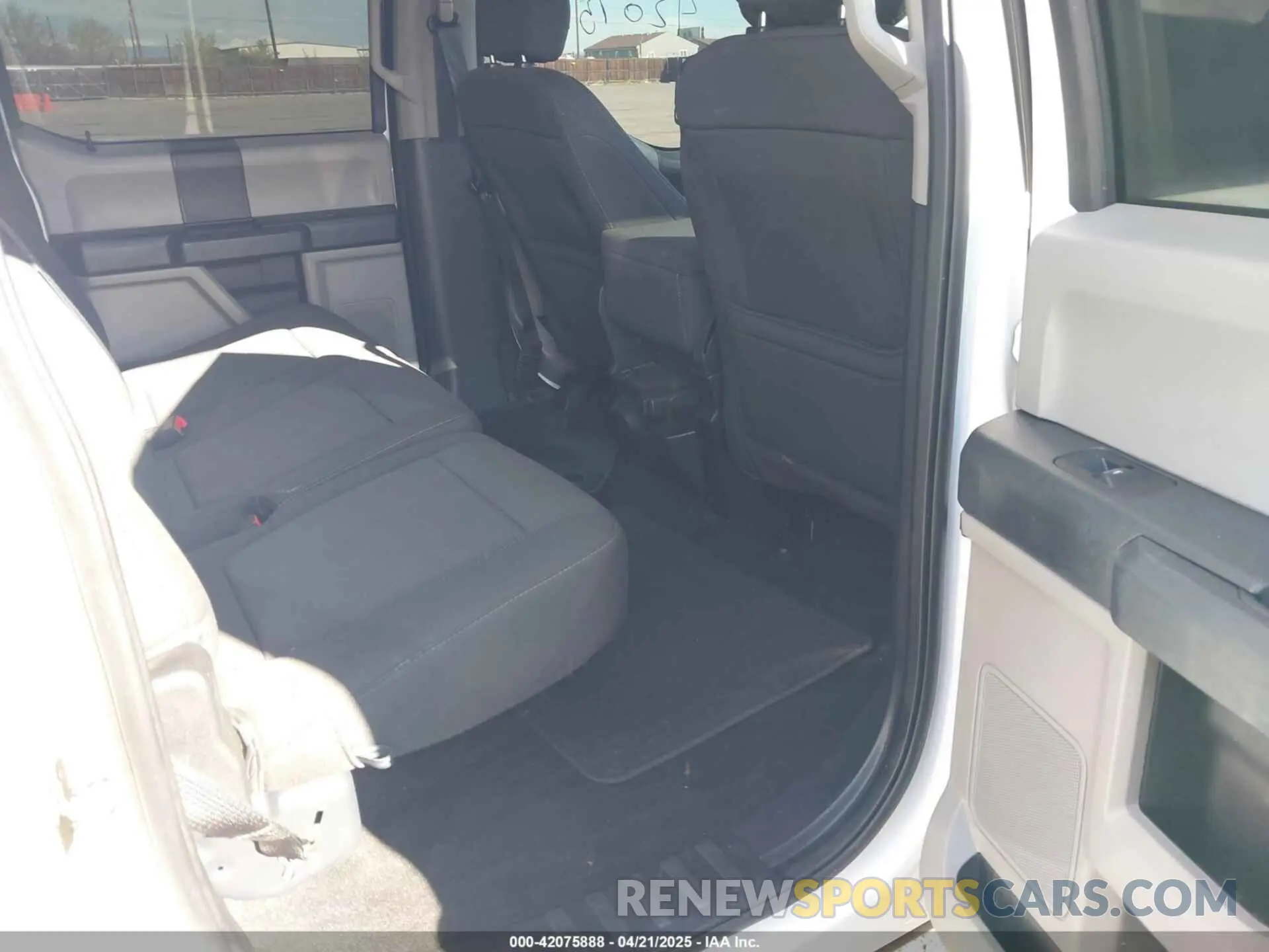 8 Photograph of a damaged car 1FTEW1EP8KKC36578 FORD F-150 2019