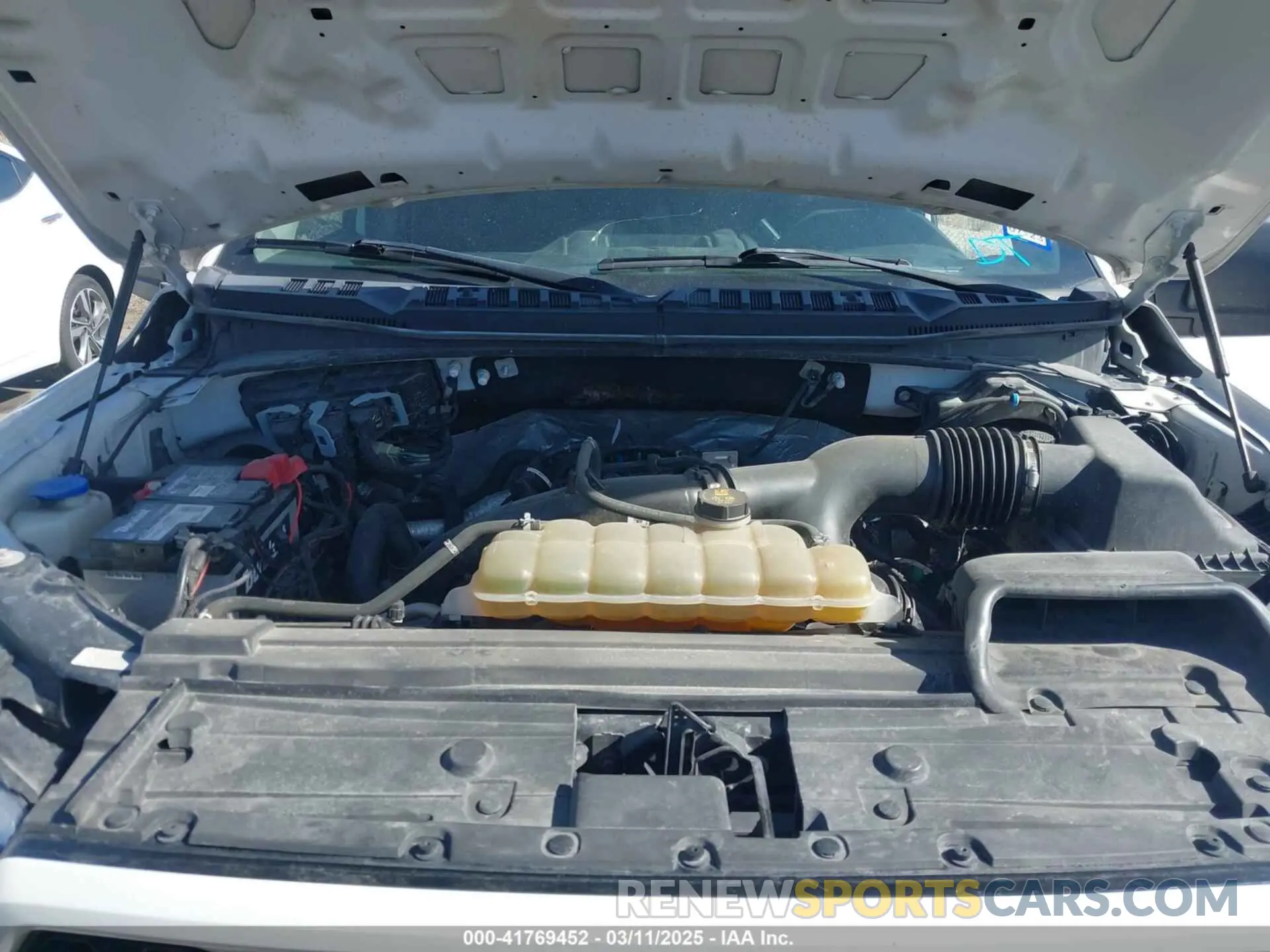 10 Photograph of a damaged car 1FTEW1EP8KKE13811 FORD F-150 2019