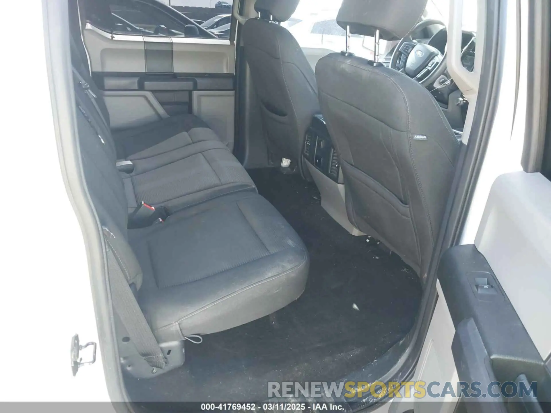 8 Photograph of a damaged car 1FTEW1EP8KKE13811 FORD F-150 2019