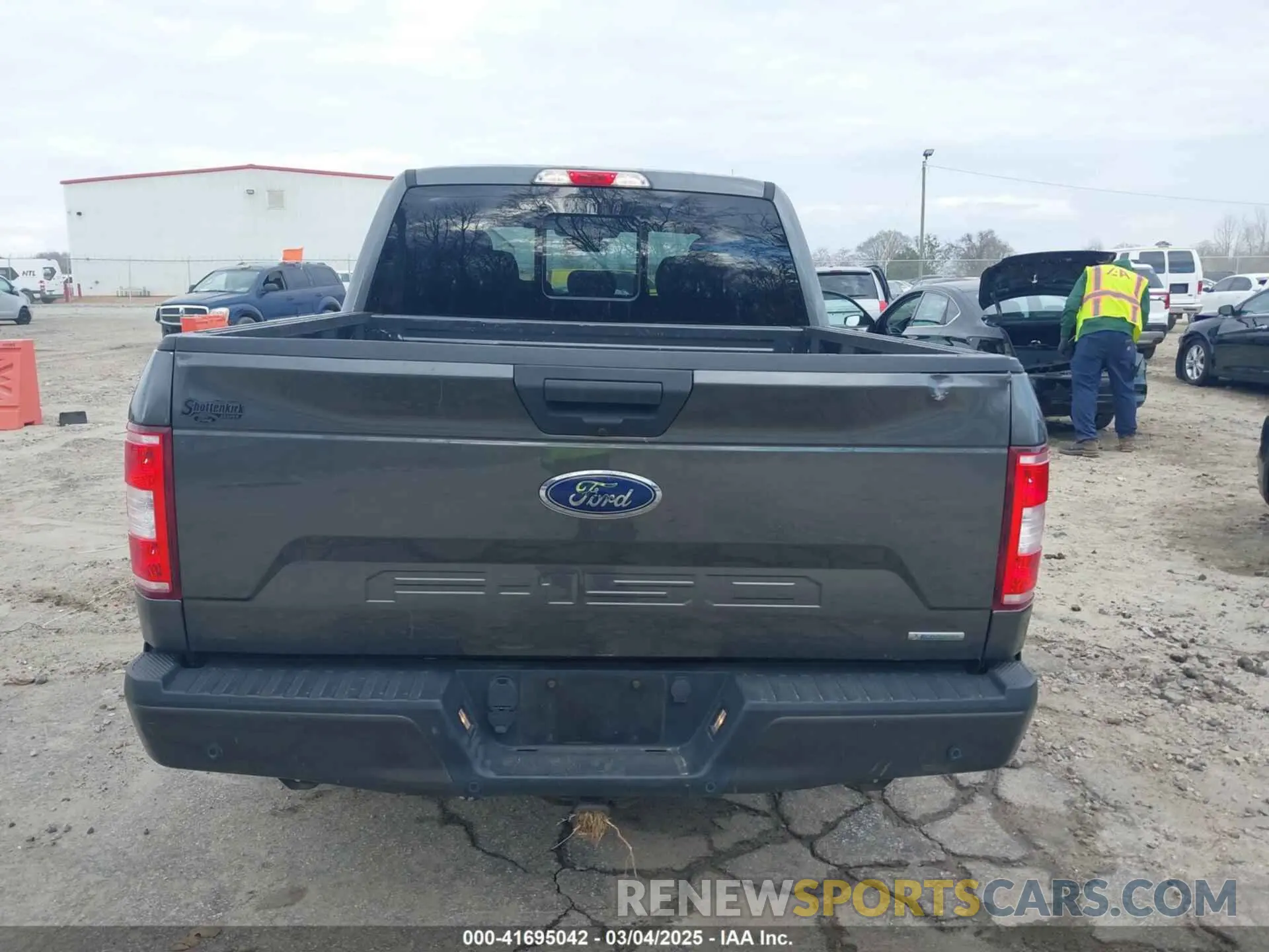 17 Photograph of a damaged car 1FTEW1EP9KFB00503 FORD F-150 2019