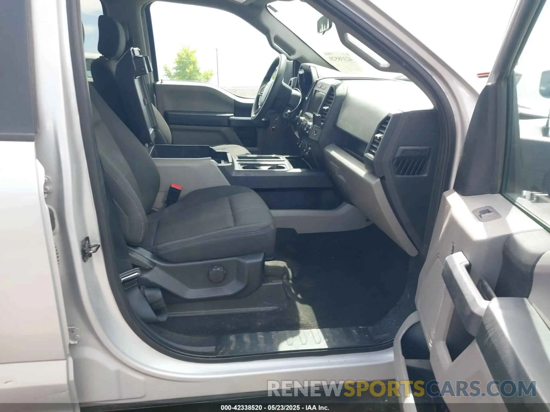 5 Photograph of a damaged car 1FTEW1EPXKKE36622 FORD F-150 2019