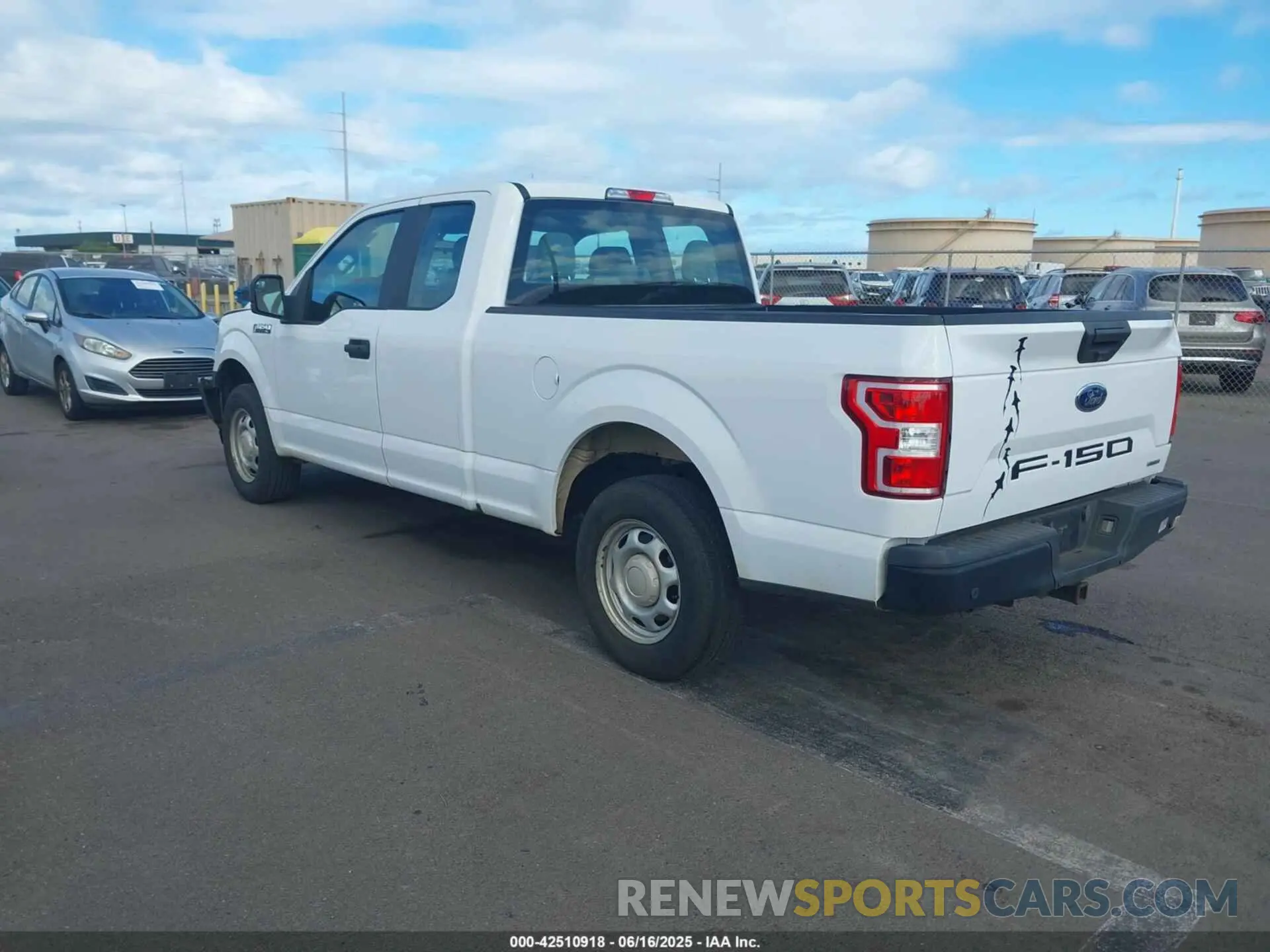 3 Photograph of a damaged car 1FTEX1C48KKD51946 FORD F-150 2019