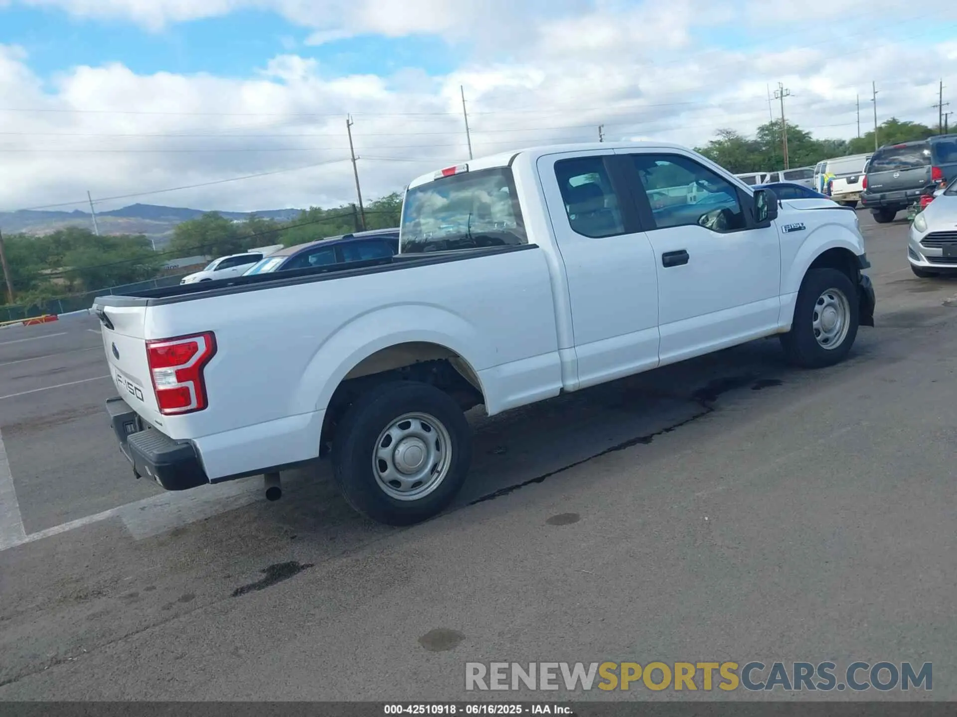 4 Photograph of a damaged car 1FTEX1C48KKD51946 FORD F-150 2019