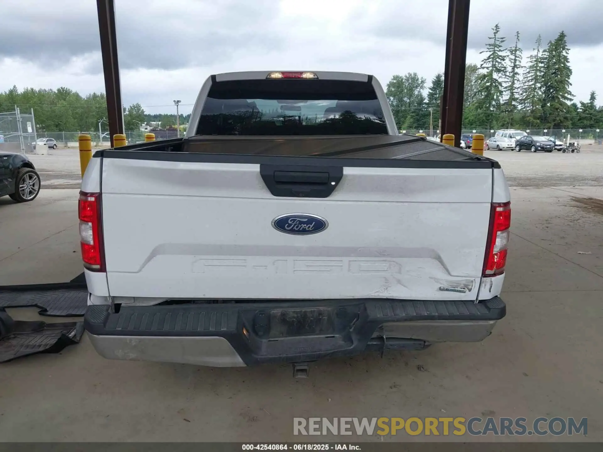 16 Photograph of a damaged car 1FTEX1C4XKKE57427 FORD F-150 2019