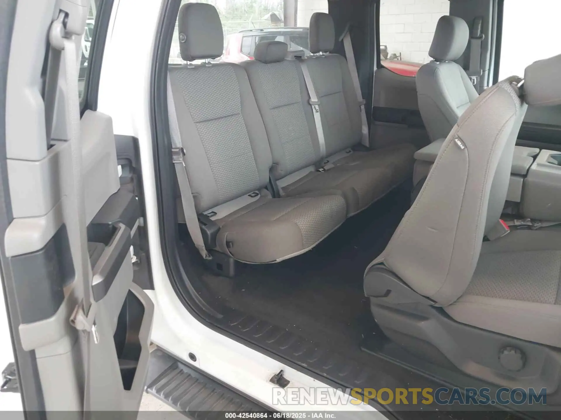 8 Photograph of a damaged car 1FTEX1C4XKKE57427 FORD F-150 2019