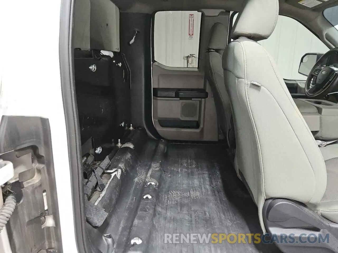 10 Photograph of a damaged car 1FTEX1C4XKKE83364 FORD F-150 2019