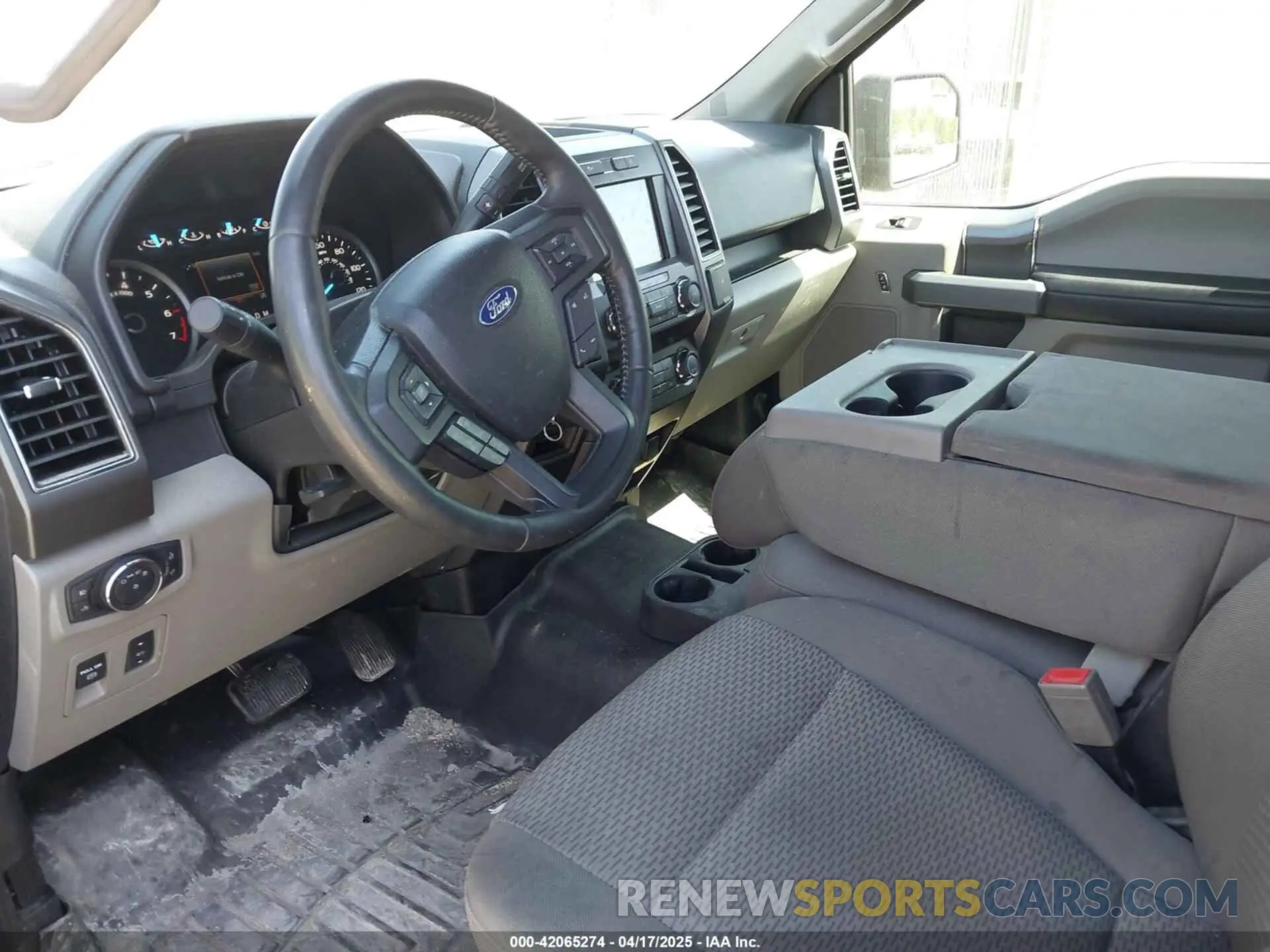 6 Photograph of a damaged car 1FTEX1C51KFA73506 FORD F-150 2019