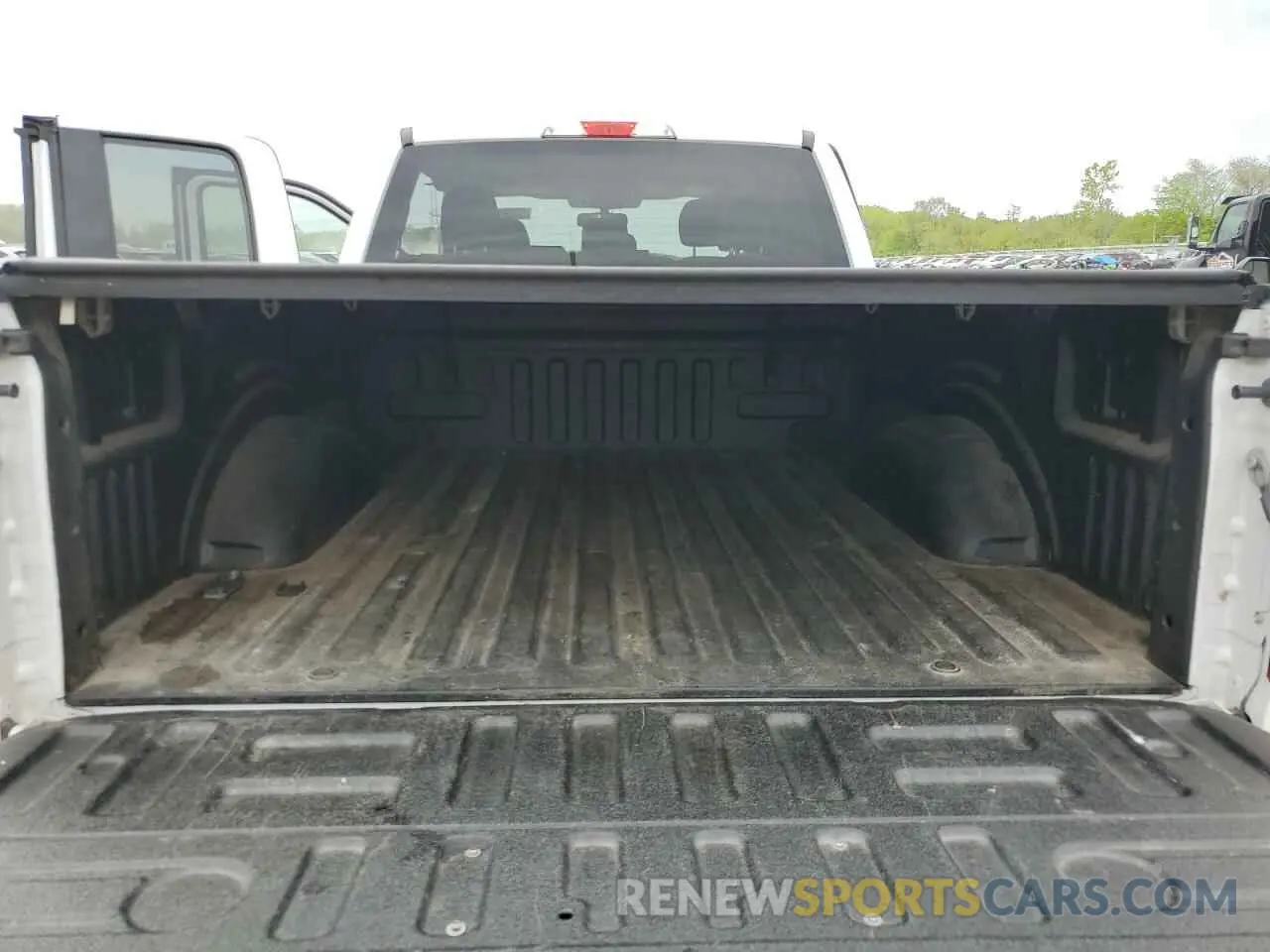 6 Photograph of a damaged car 1FTEX1C52KKF33456 FORD F-150 2019
