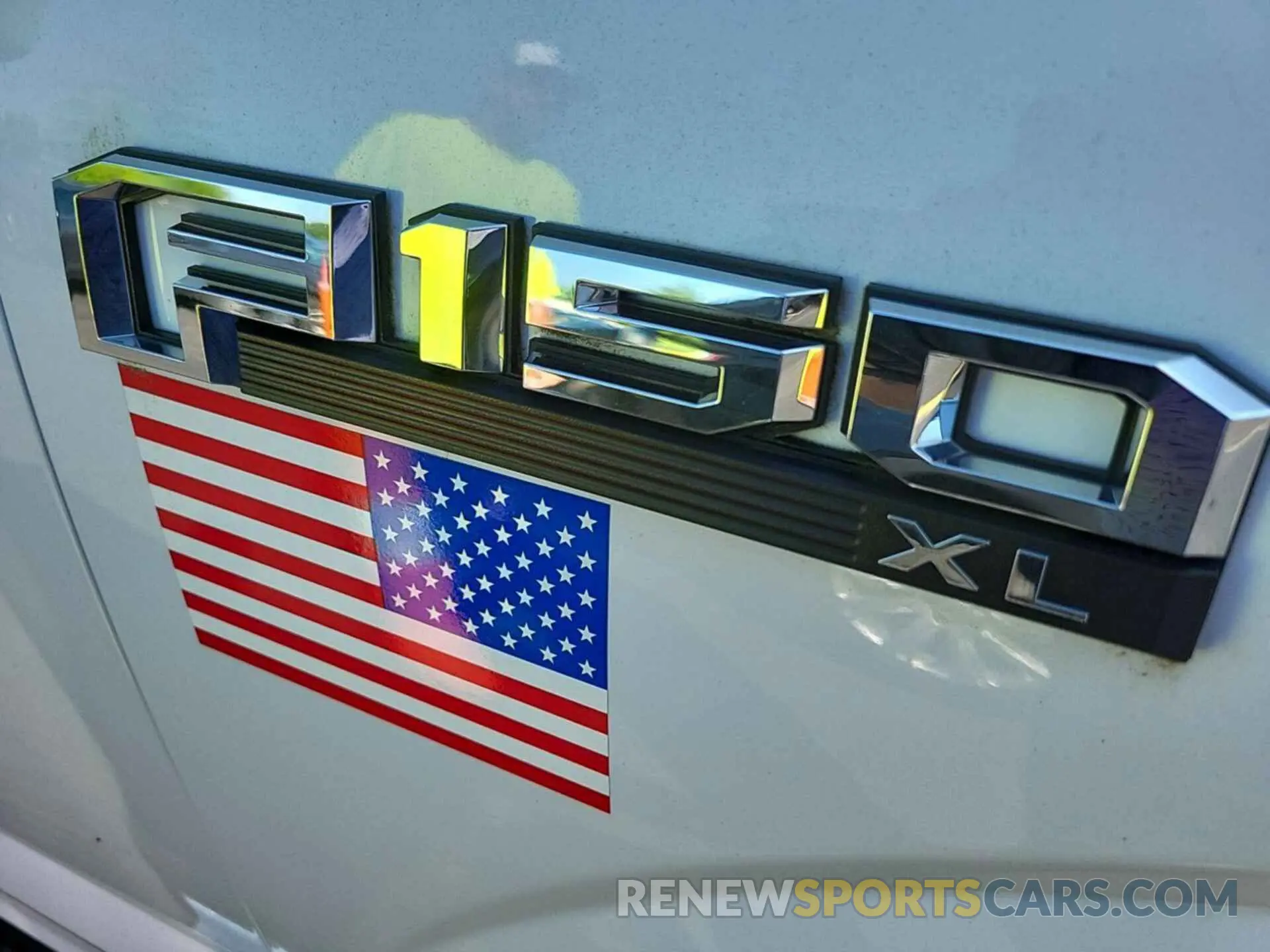 14 Photograph of a damaged car 1FTEX1C54KKD52066 FORD F-150 2019