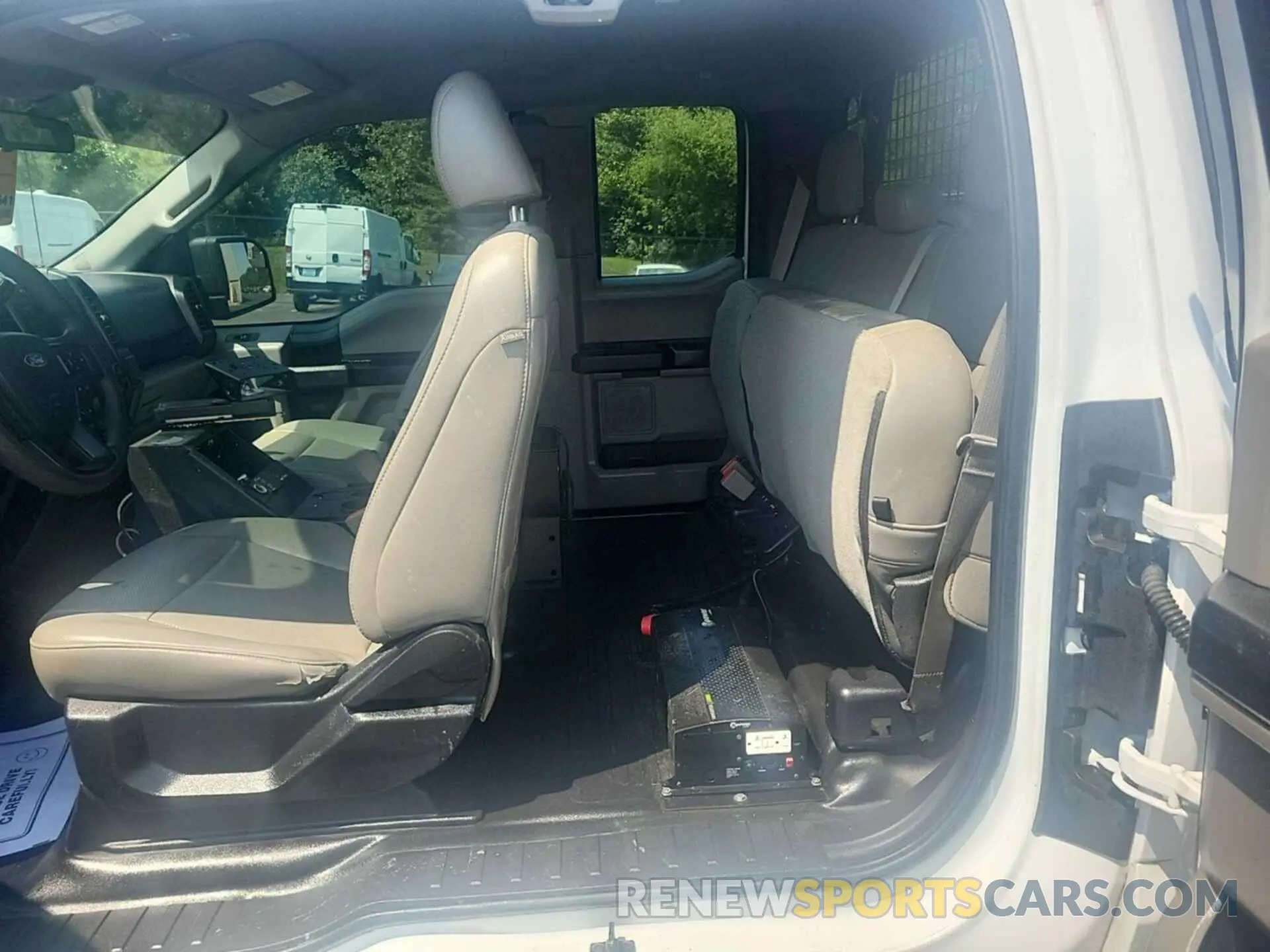 18 Photograph of a damaged car 1FTEX1C54KKD52066 FORD F-150 2019
