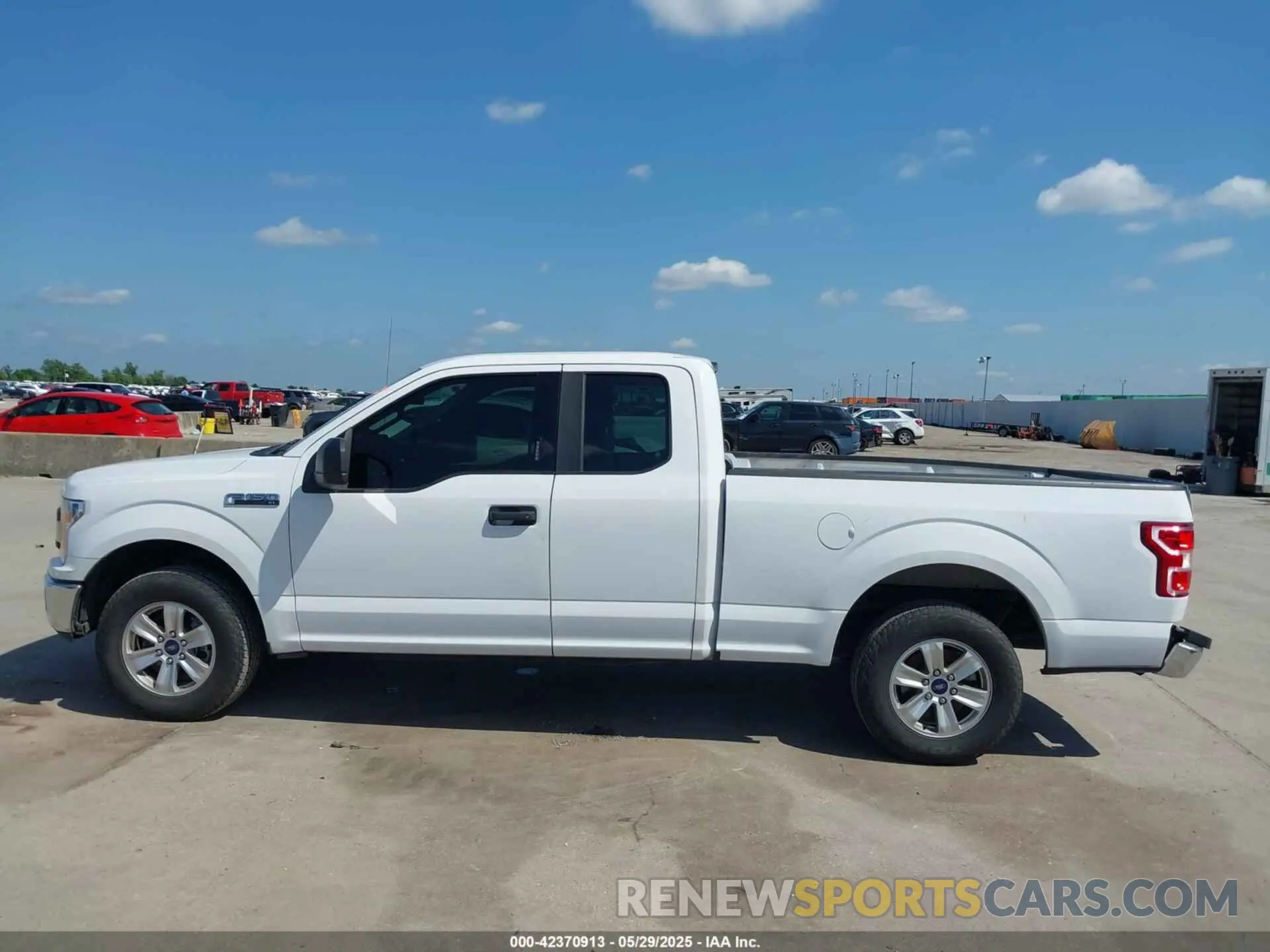 14 Photograph of a damaged car 1FTEX1CB1KKD25638 FORD F-150 2019