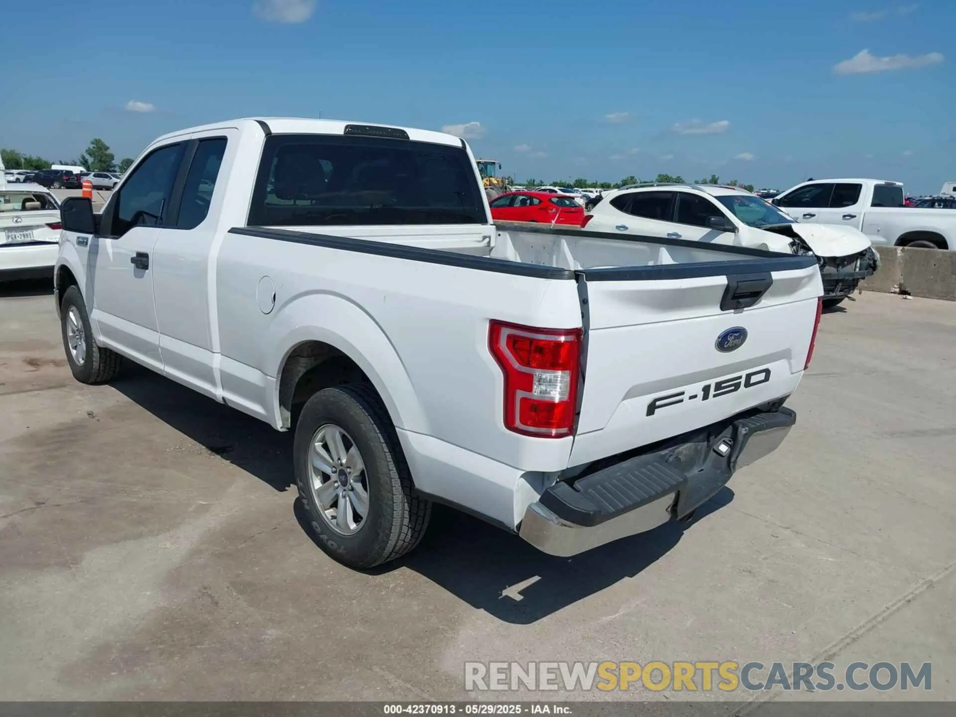 3 Photograph of a damaged car 1FTEX1CB1KKD25638 FORD F-150 2019