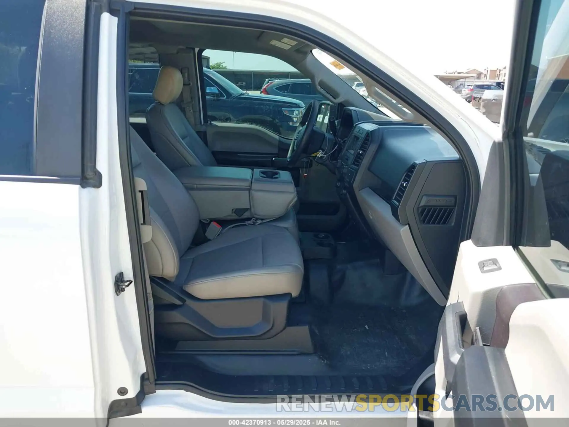 5 Photograph of a damaged car 1FTEX1CB1KKD25638 FORD F-150 2019