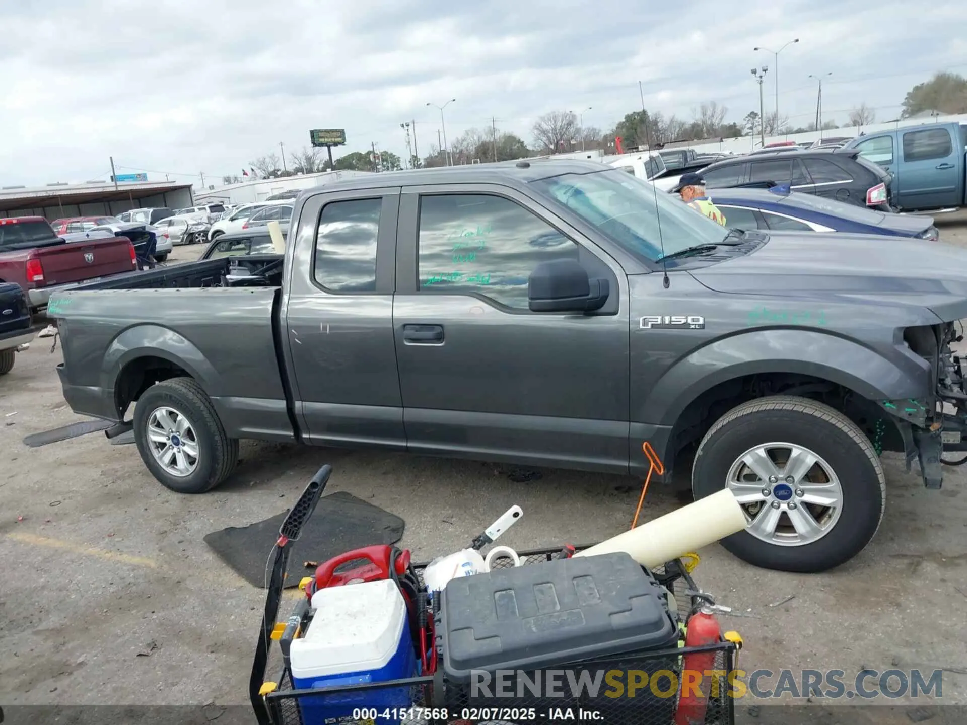 14 Photograph of a damaged car 1FTEX1CB2KKD32954 FORD F-150 2019