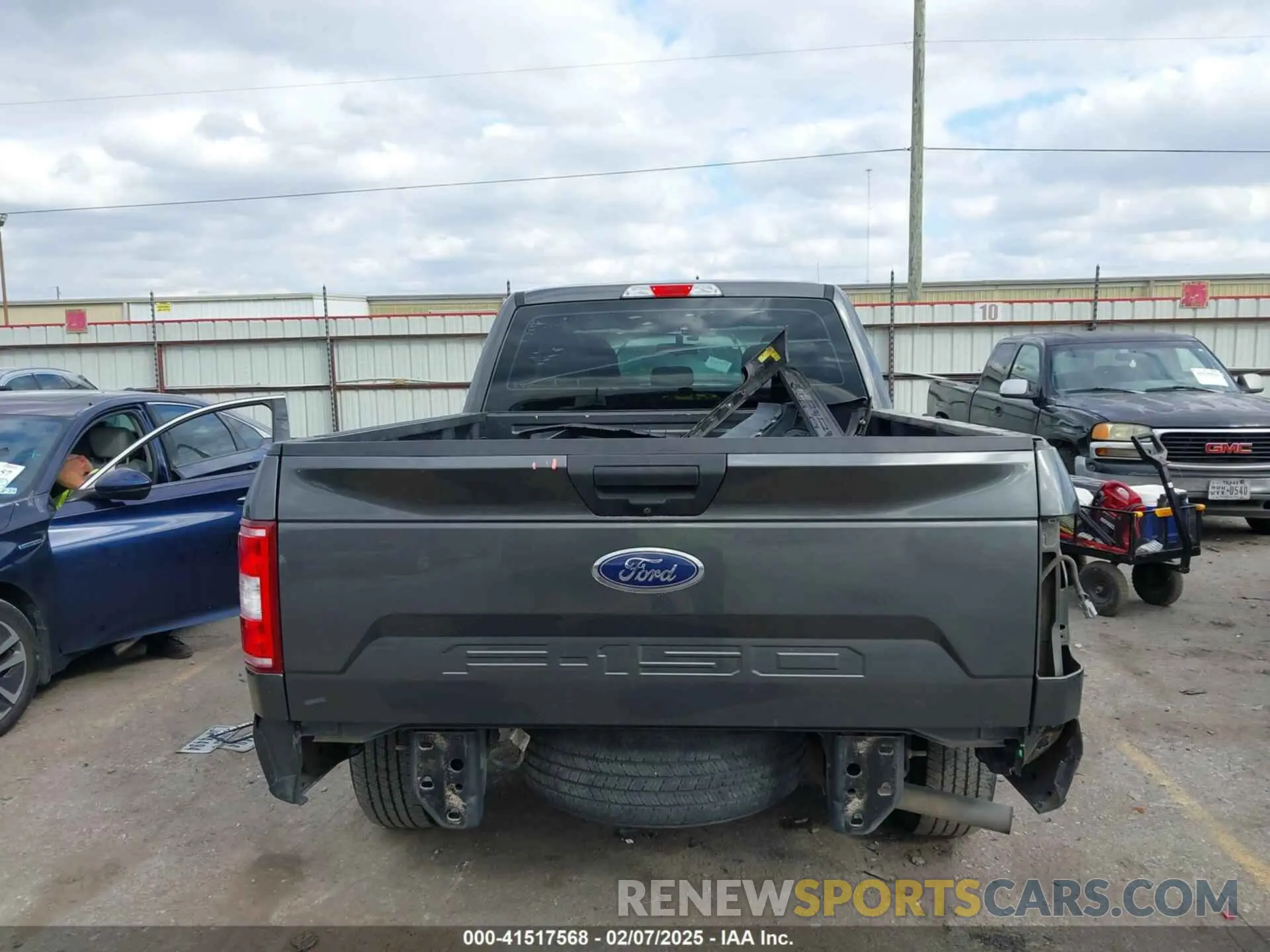 17 Photograph of a damaged car 1FTEX1CB2KKD32954 FORD F-150 2019