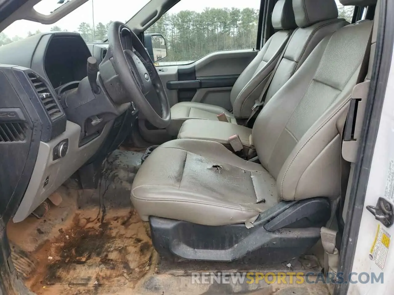 7 Photograph of a damaged car 1FTEX1CB2KKE98374 FORD F-150 2019