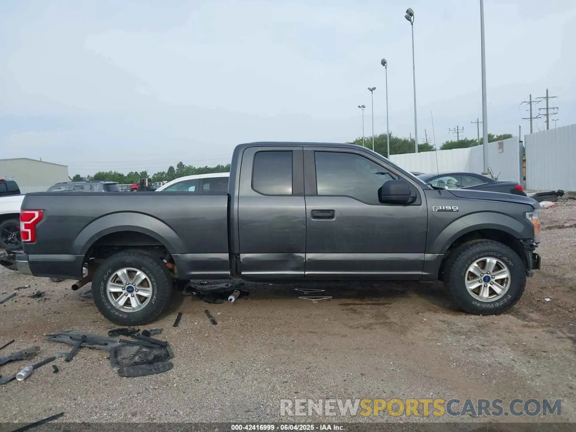 14 Photograph of a damaged car 1FTEX1CB6KKF15354 FORD F-150 2019
