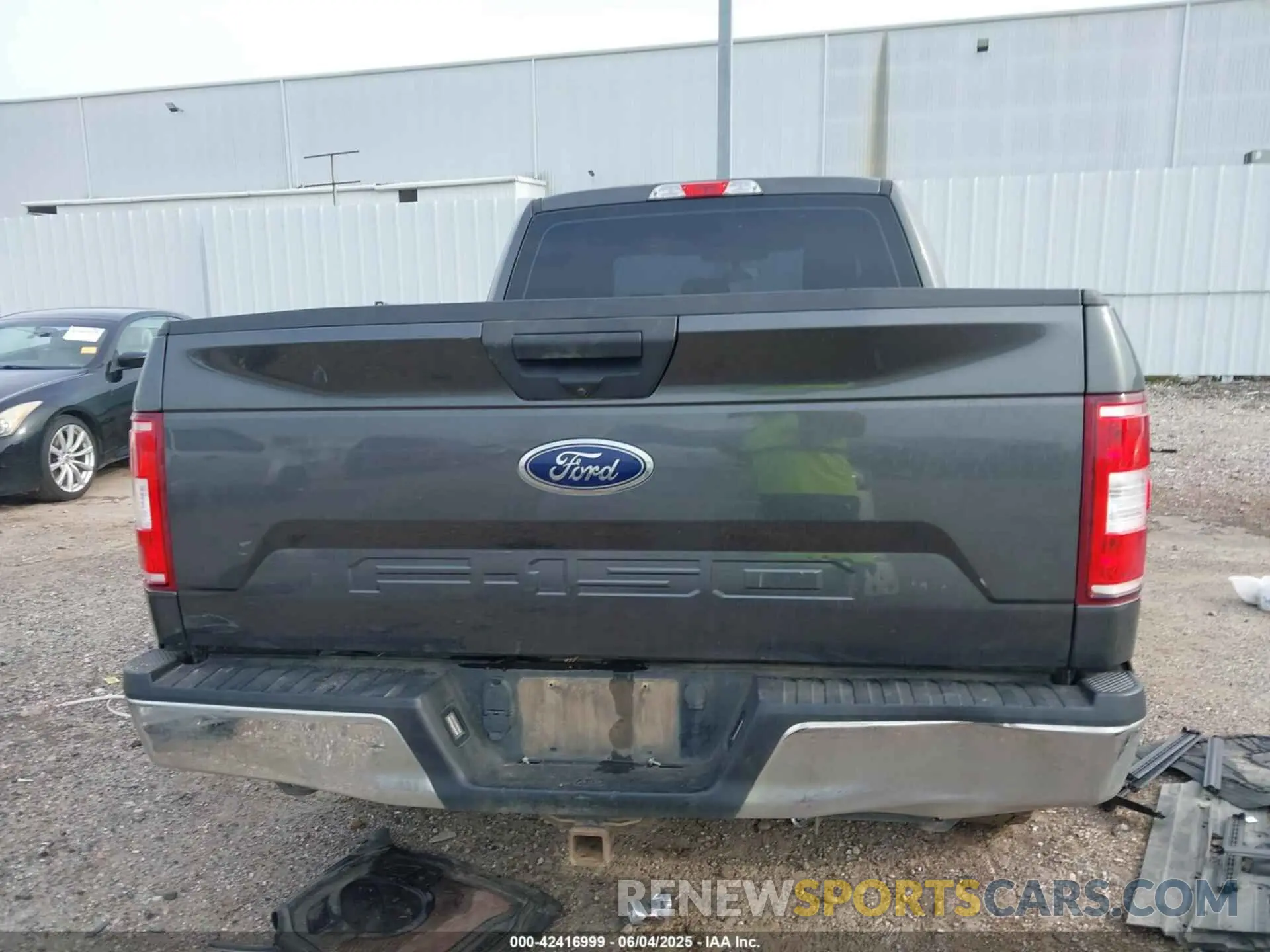 17 Photograph of a damaged car 1FTEX1CB6KKF15354 FORD F-150 2019