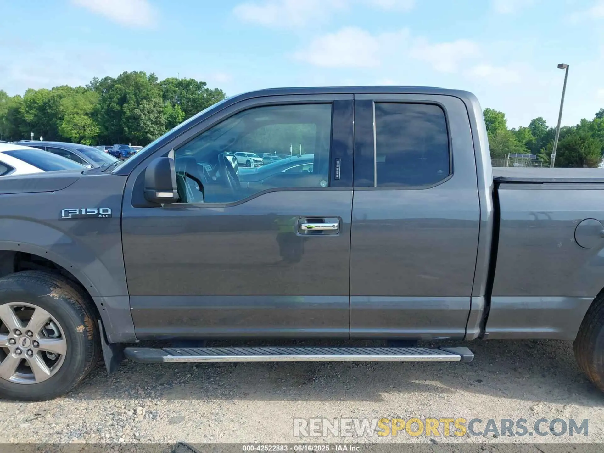 14 Photograph of a damaged car 1FTEX1CB8KKD31775 FORD F-150 2019