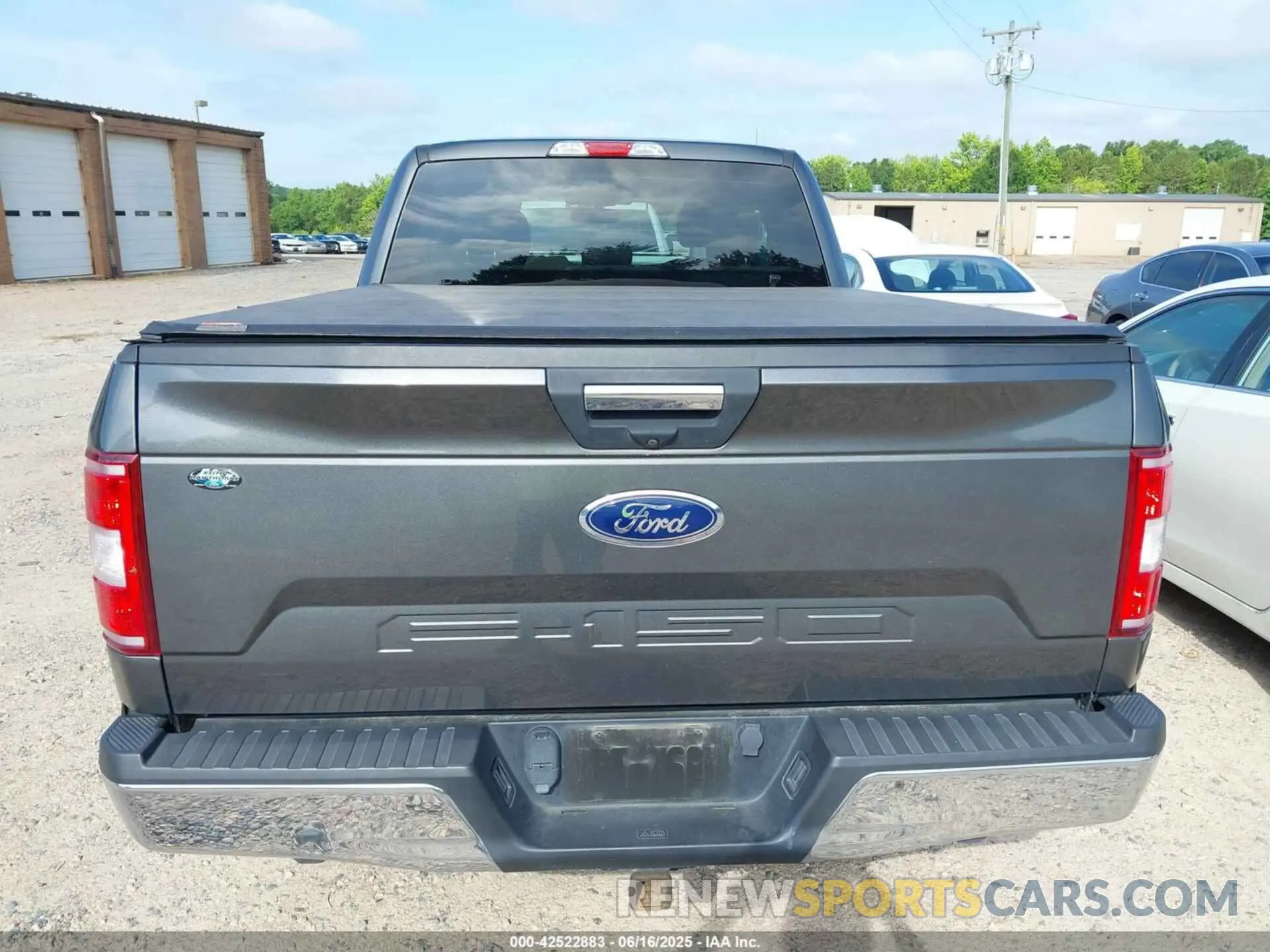16 Photograph of a damaged car 1FTEX1CB8KKD31775 FORD F-150 2019