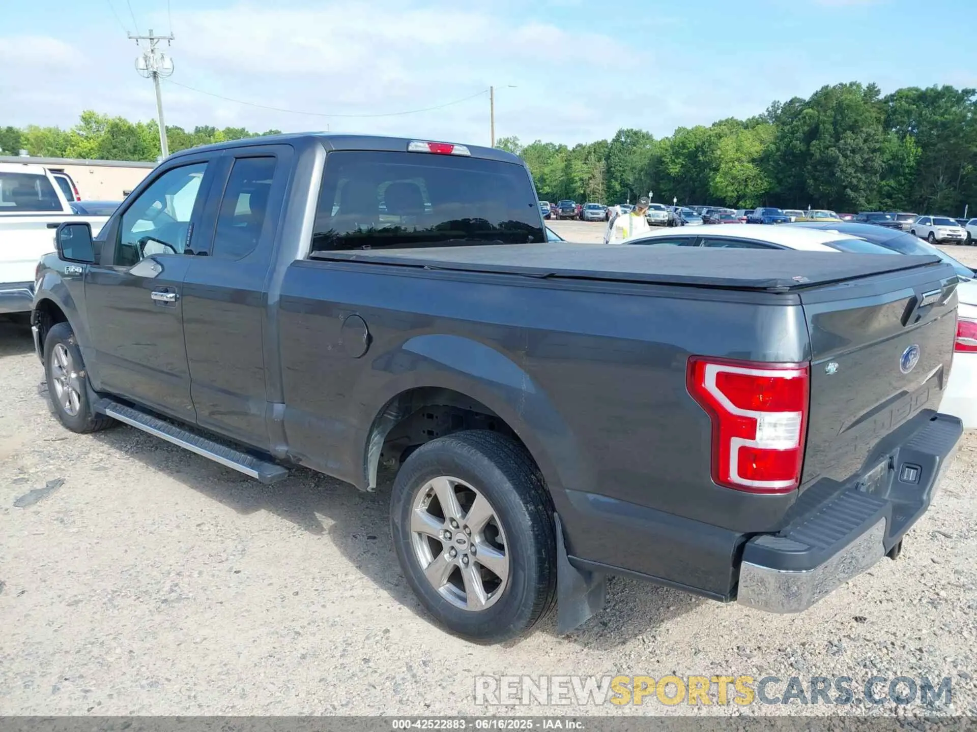 3 Photograph of a damaged car 1FTEX1CB8KKD31775 FORD F-150 2019
