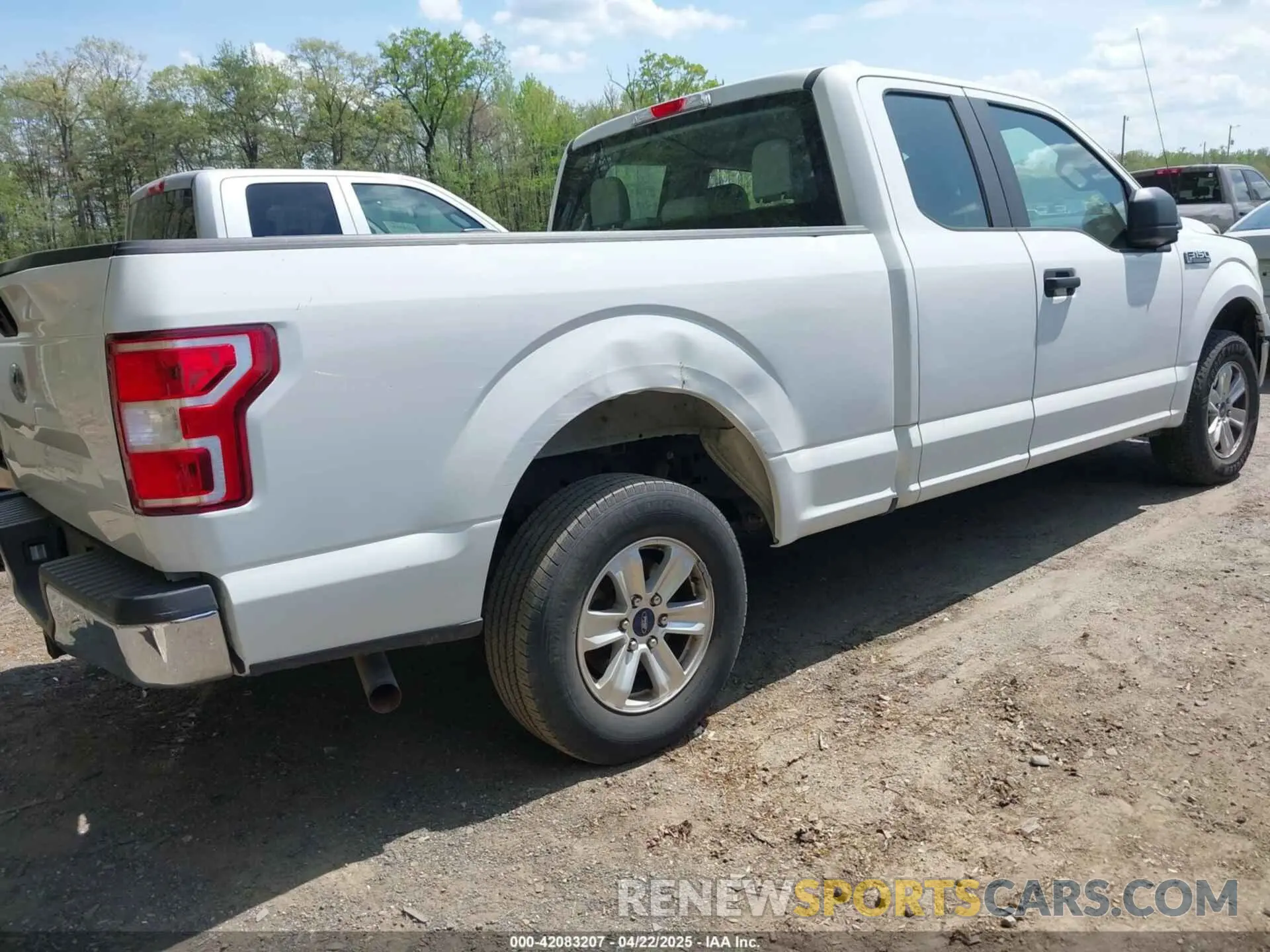 4 Photograph of a damaged car 1FTEX1CB9KFB64528 FORD F-150 2019
