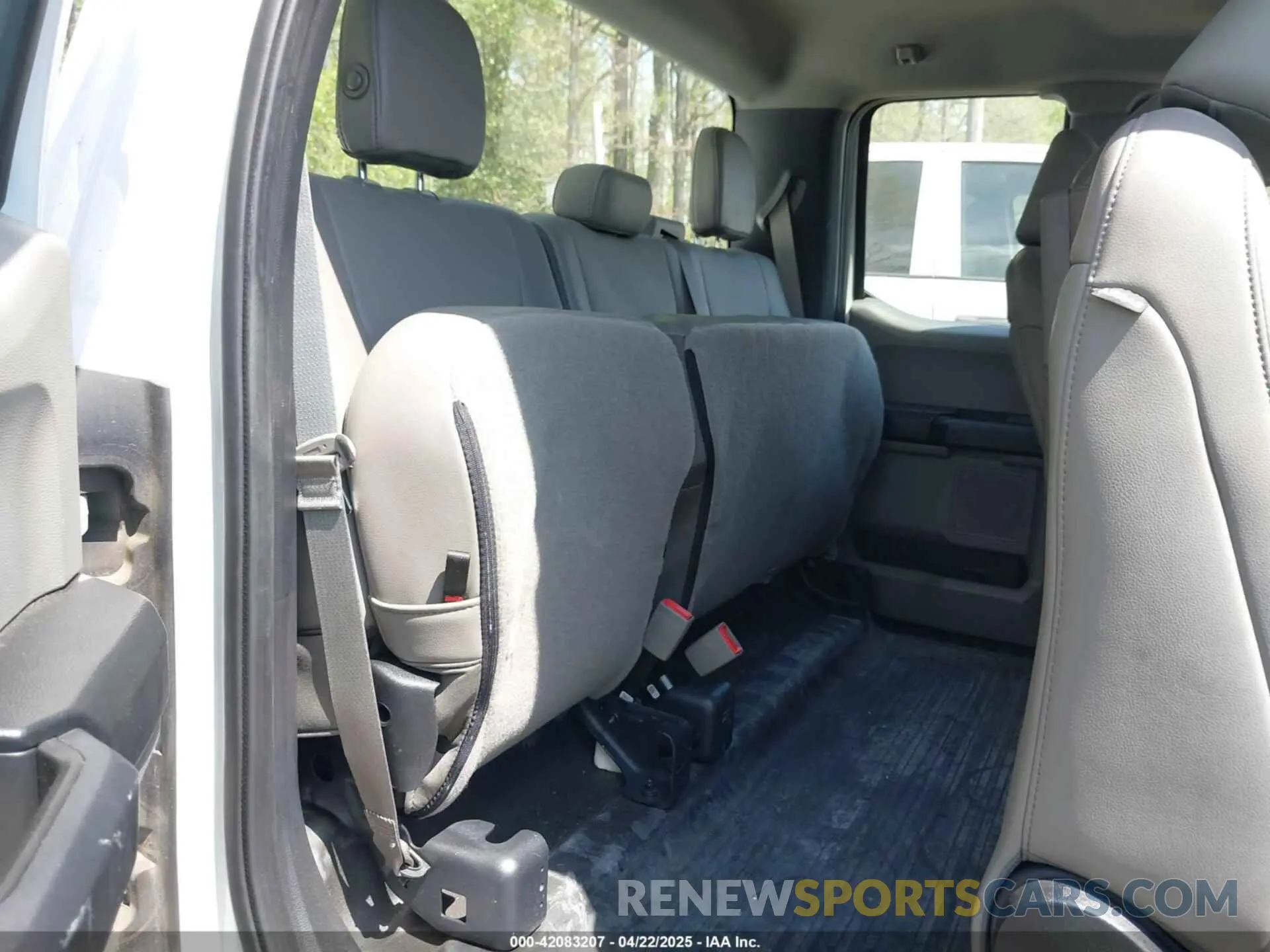 8 Photograph of a damaged car 1FTEX1CB9KFB64528 FORD F-150 2019