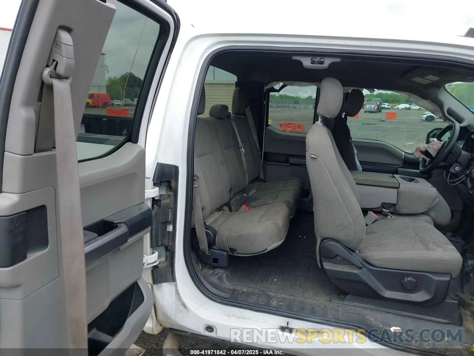 8 Photograph of a damaged car 1FTEX1CP7KFA75228 FORD F-150 2019